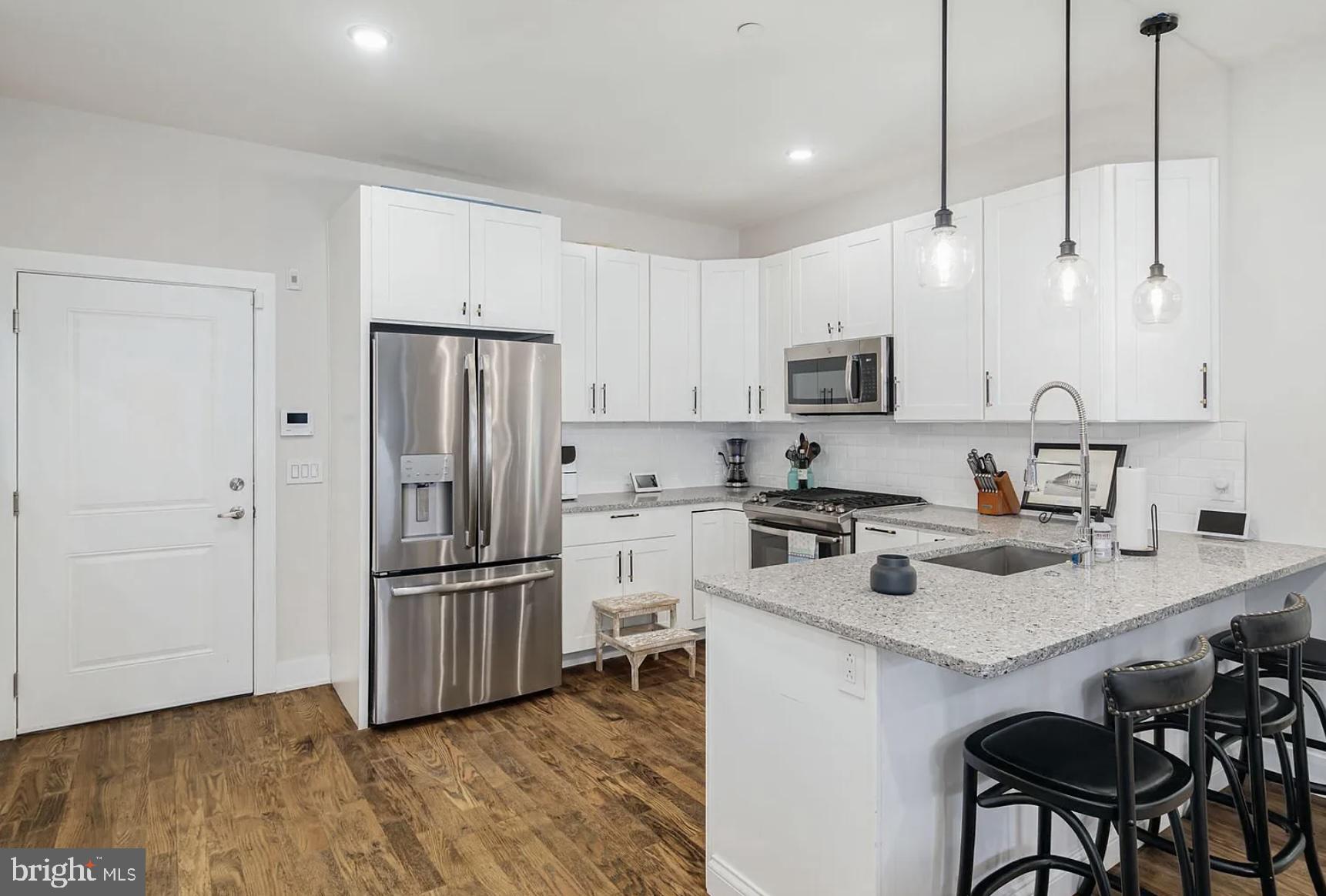 Welcome to 207 E Allen St #2, a modern 2-bedroom, 2-bath apartment in the heart of Fishtown. Built in 2019, this unit offers approximately 1,300 square feet of functional, well-designed living space.
The open floor plan includes a spacious living and dining area with hardwood floors and large windows for natural light. The kitchen features quartz countertops, stainless steel appliances, and plenty of cabinet space.
Both bedrooms are well-sized with ample closet space, and there are two full bathrooms. The primary bedroom offers added privacy, making the layout ideal for roommates, couples, or individuals working from home.
Located just off Frankford and Girard Ave, the property offers quick access to restaurants, bars, and shops, as well as nearby green space at Penn Treaty Park. The Market-Frankford Line and I-95 are minutes away, making commuting or travel around the city convenient.