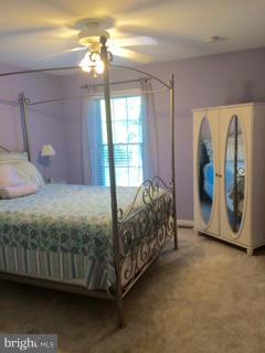 HUNT MEADOW - Residential