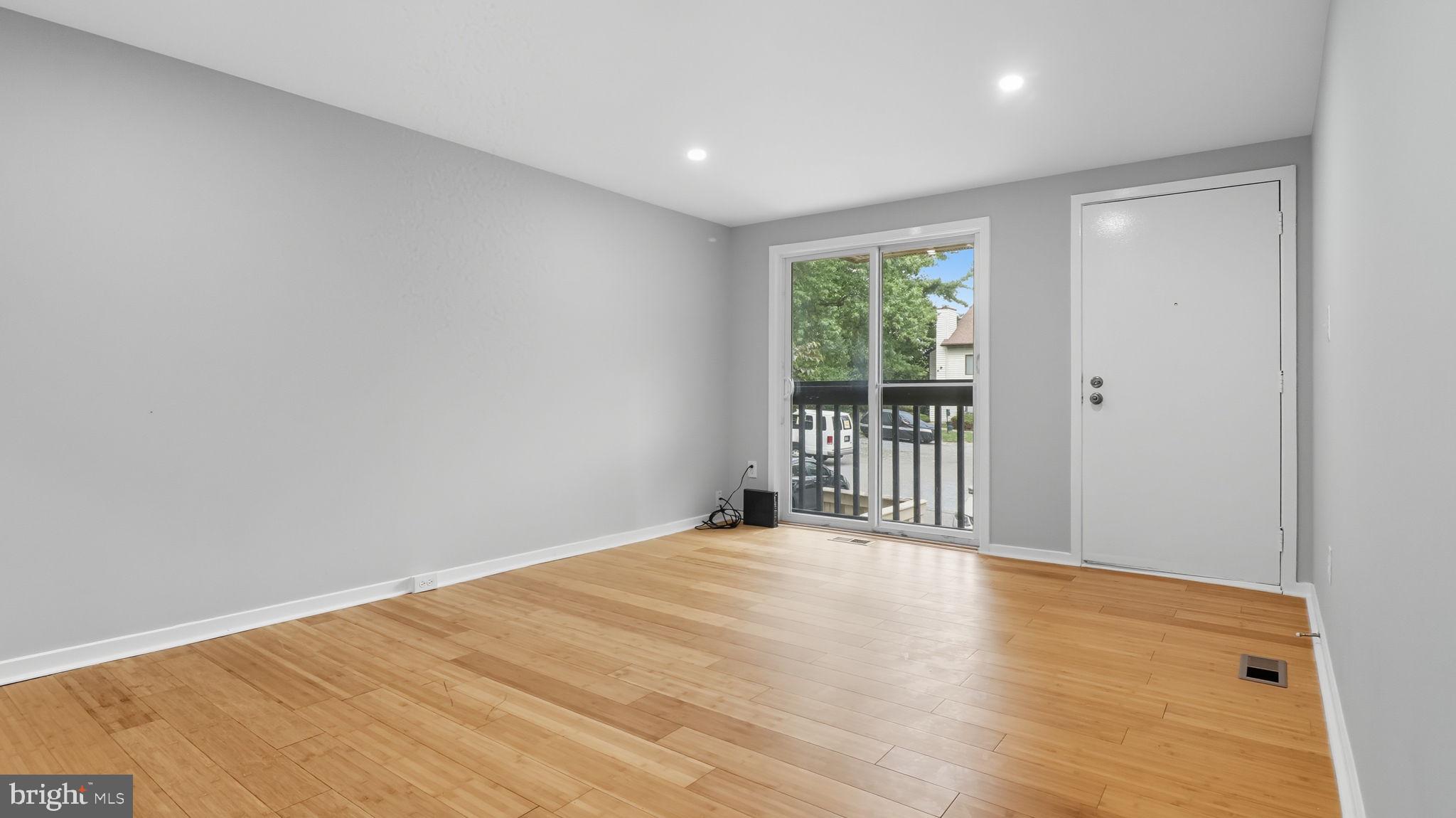 CHRISTOPHER COURT - Residential