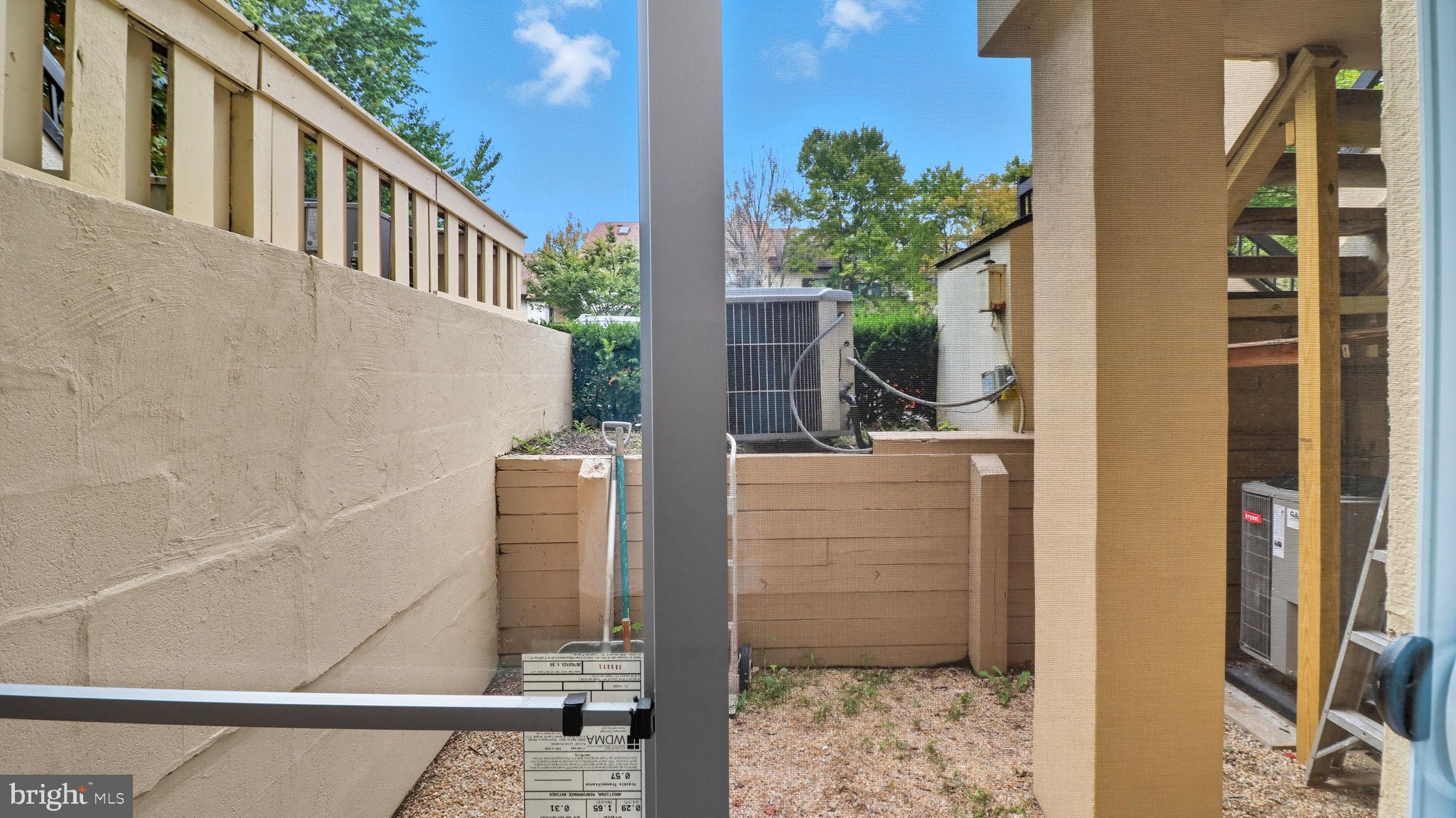 CHRISTOPHER COURT - Residential