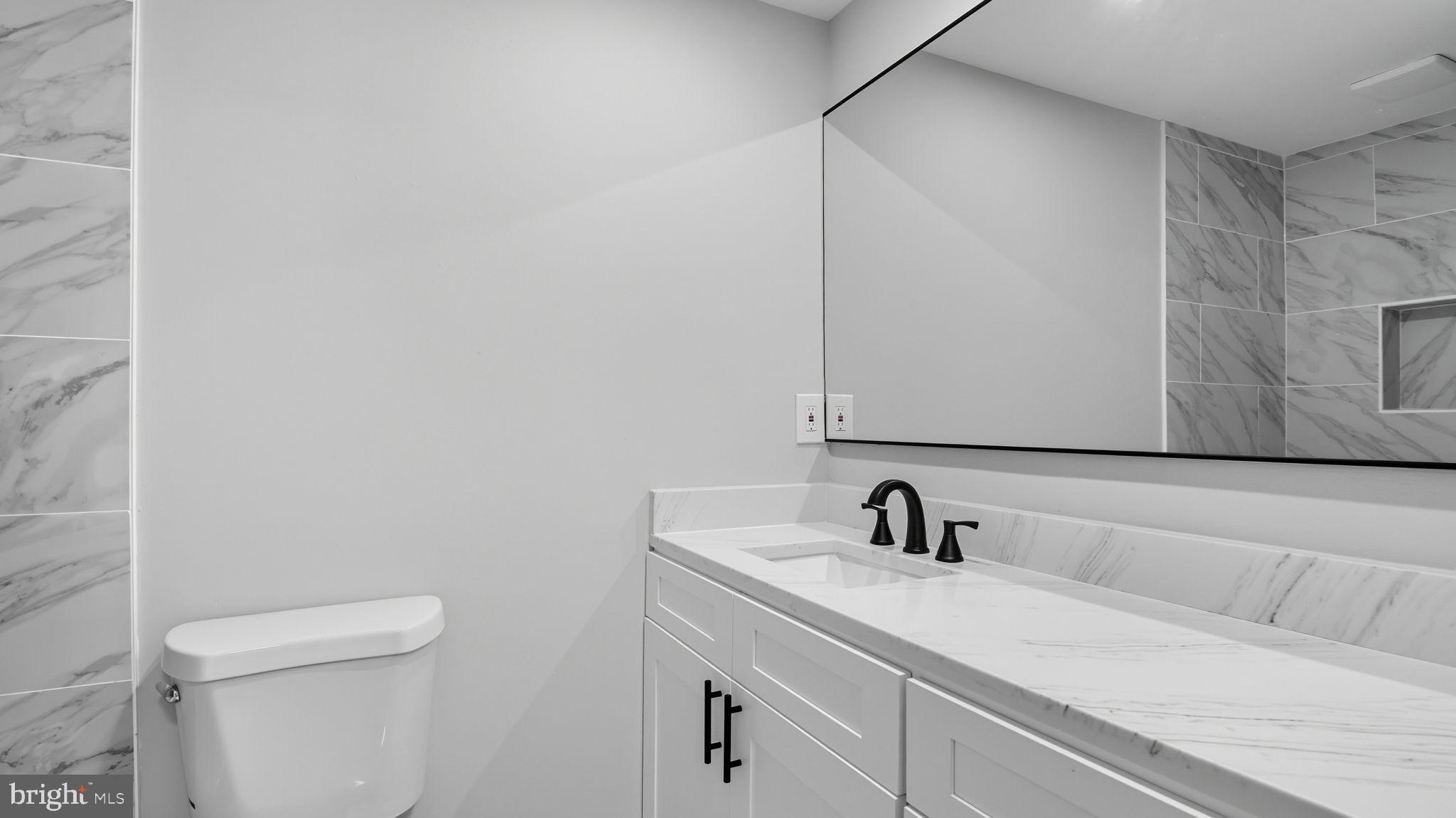 CHRISTOPHER COURT - Residential