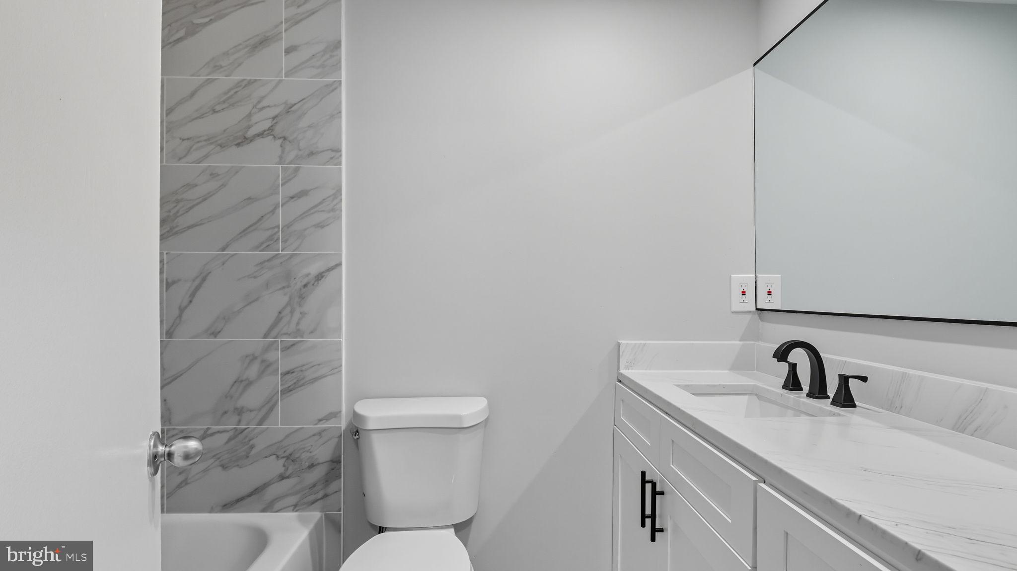 CHRISTOPHER COURT - Residential