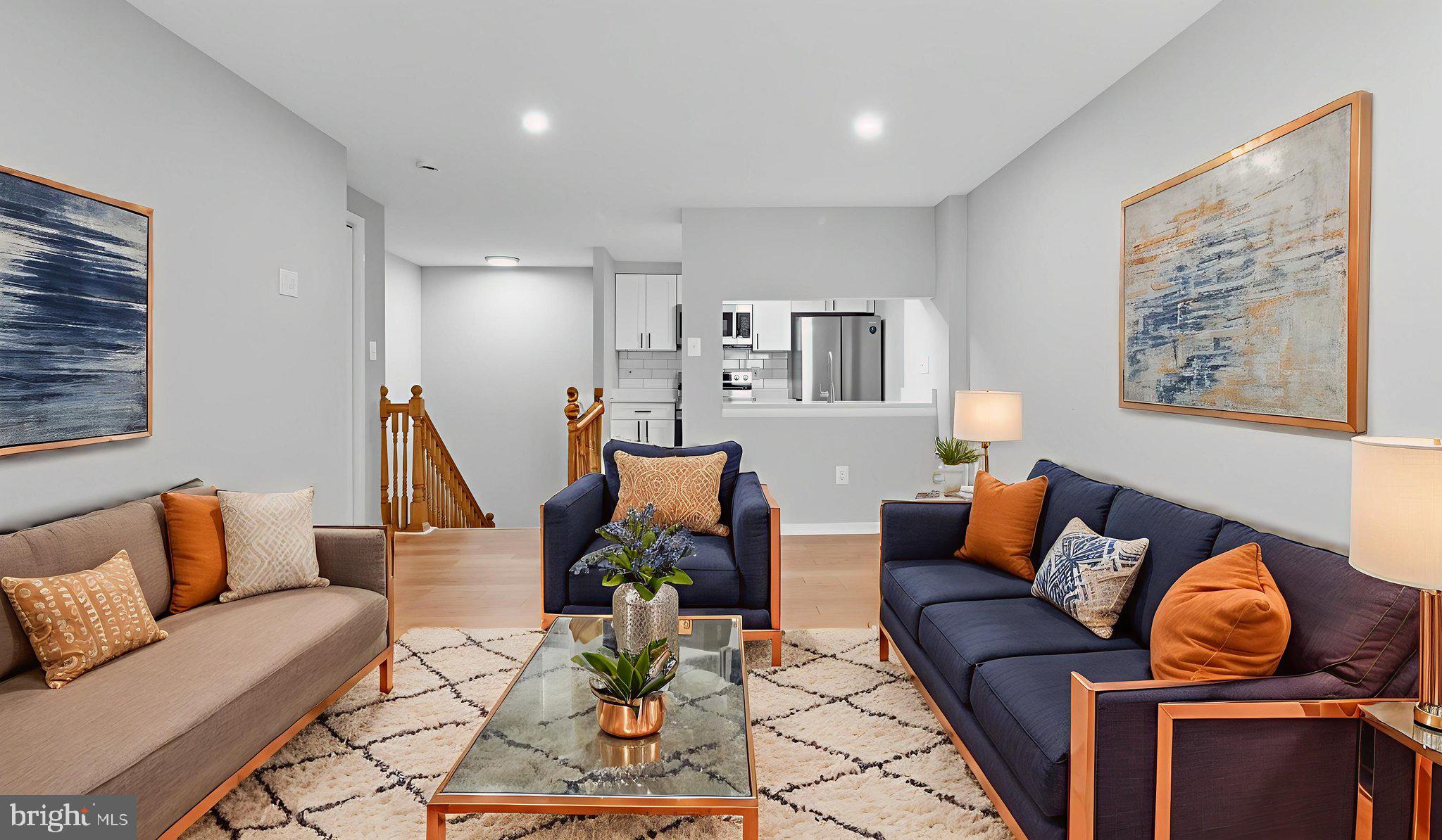 CHRISTOPHER COURT - Residential