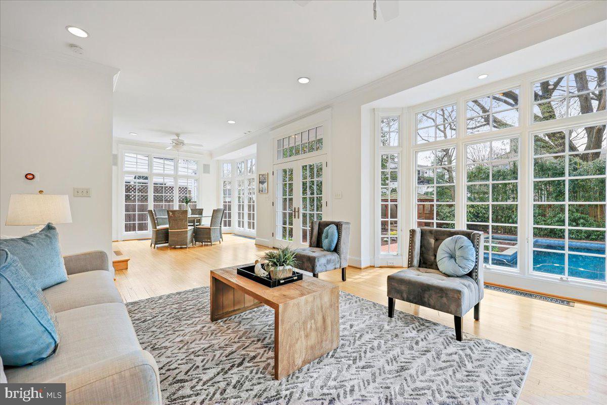 4913 CHEVY CHASE BOULEVARD