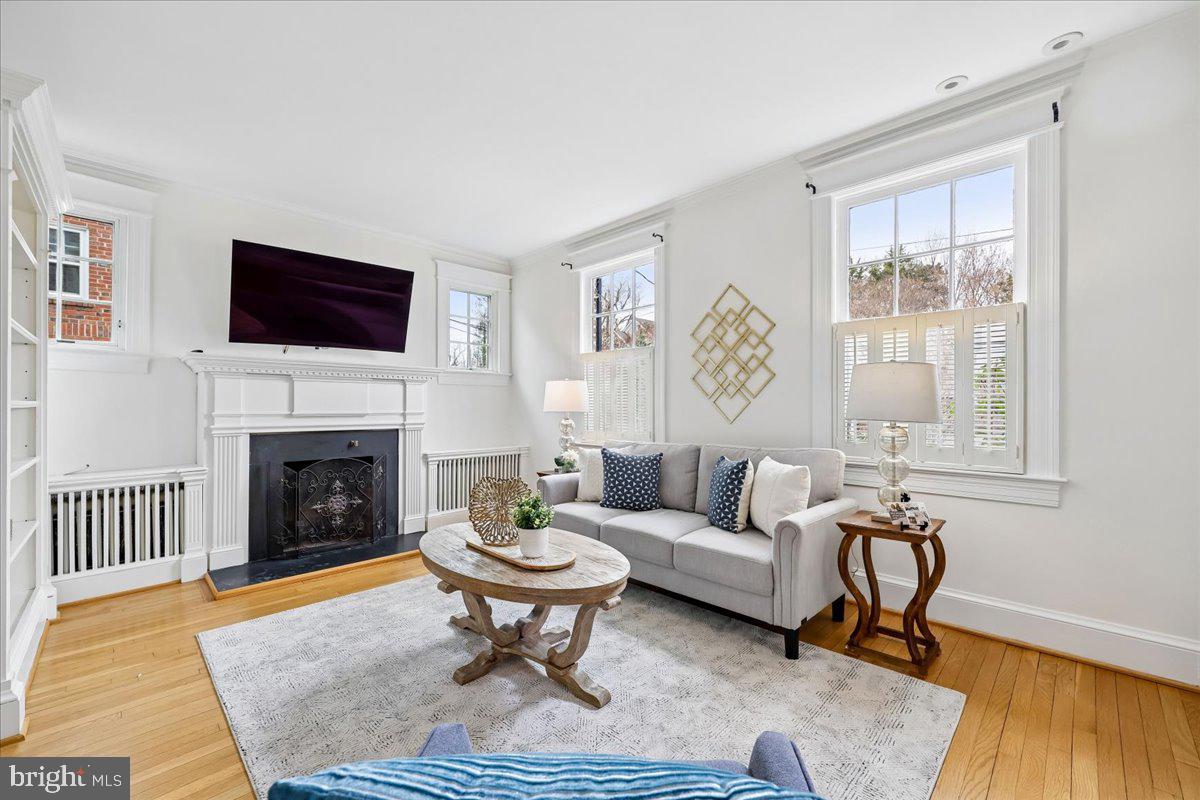 CHEVY CHASE TERRACE - Residential