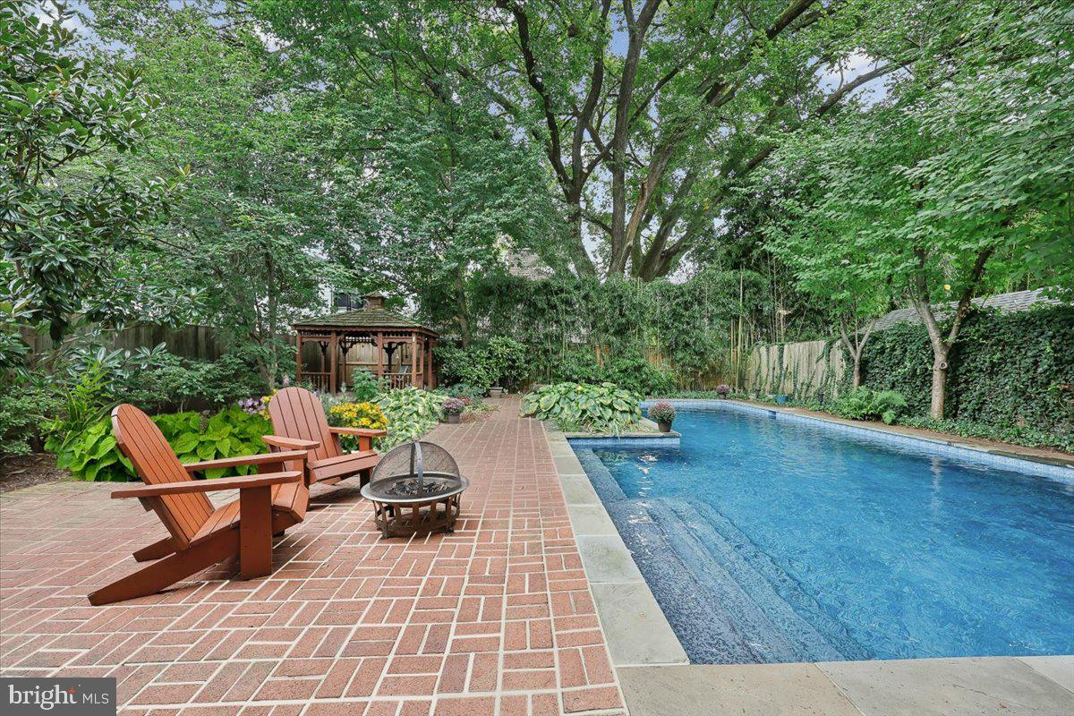 CHEVY CHASE TERRACE - Residential