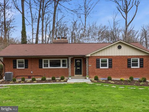 6424 WALTERS WOODS DRIVE FALLS CHURCH VA 22044