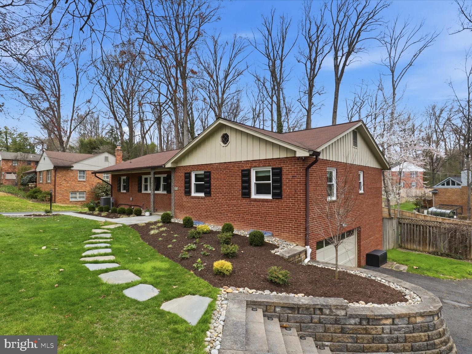 6424 WALTERS WOODS DRIVE