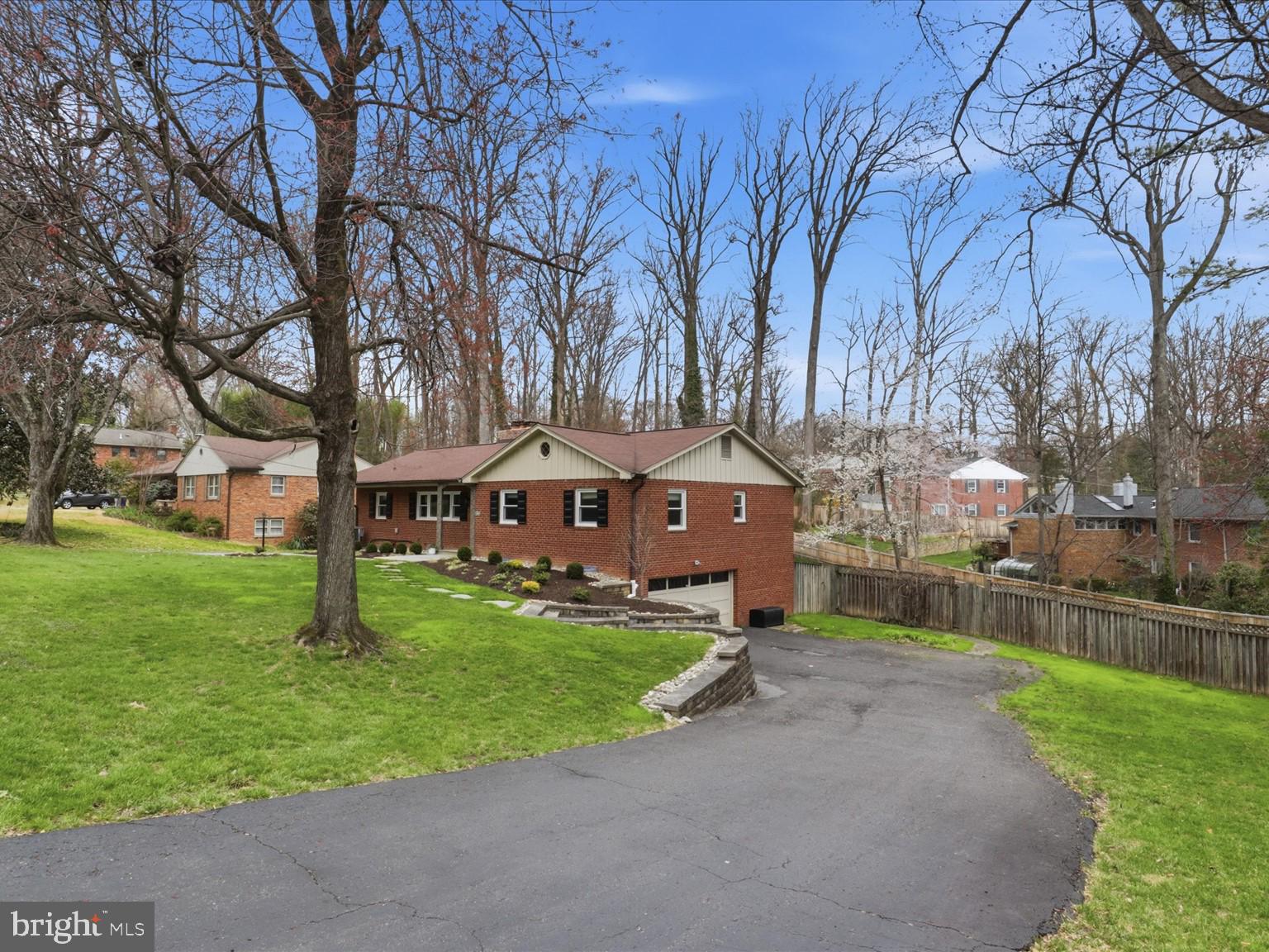 6424 WALTERS WOODS DRIVE