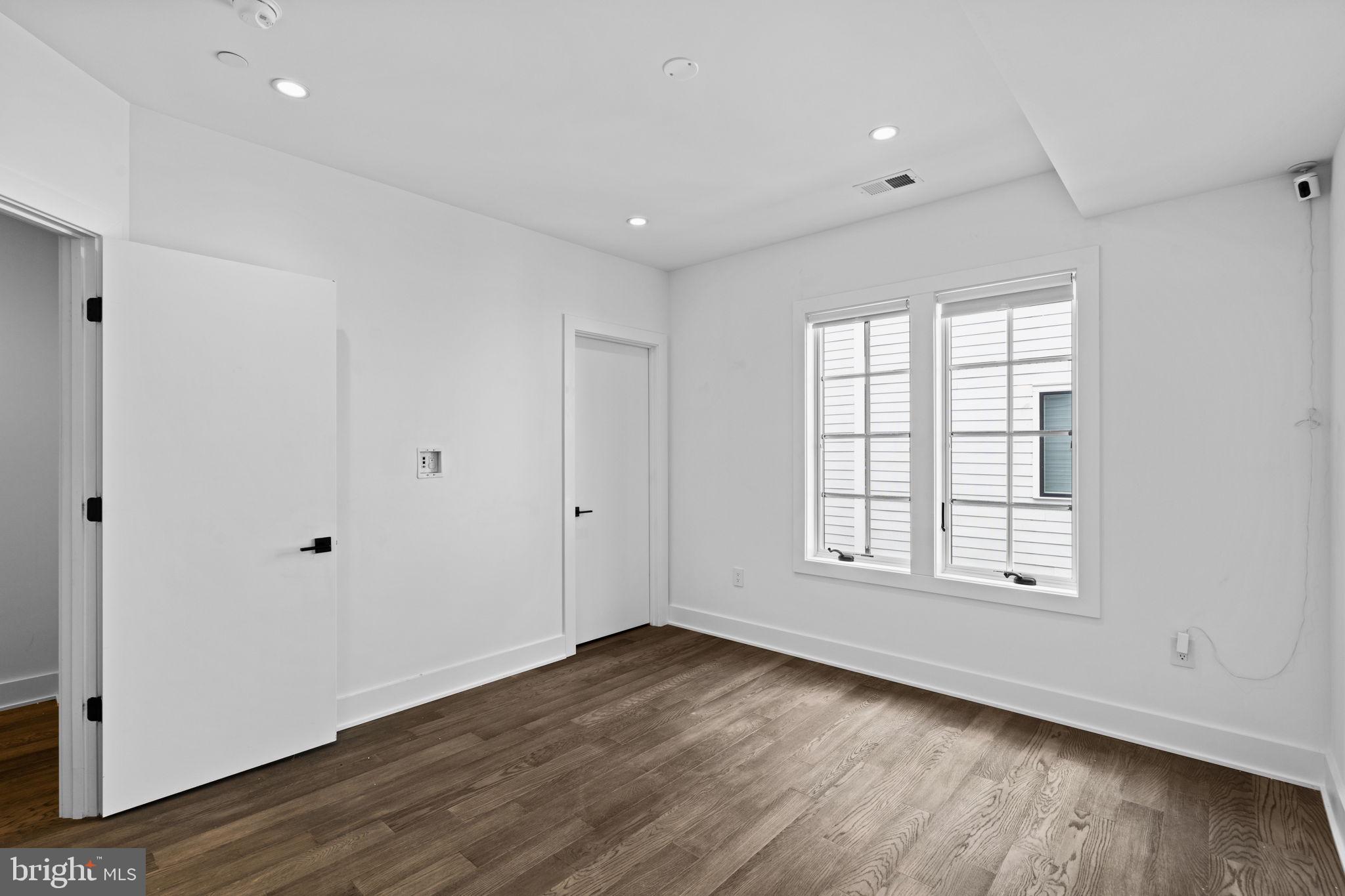 GRADUATE HOSPITAL - Residential