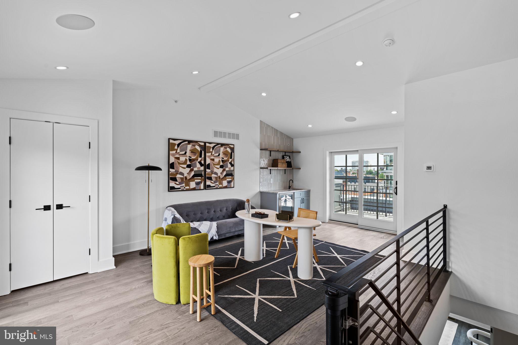 GRADUATE HOSPITAL - Residential