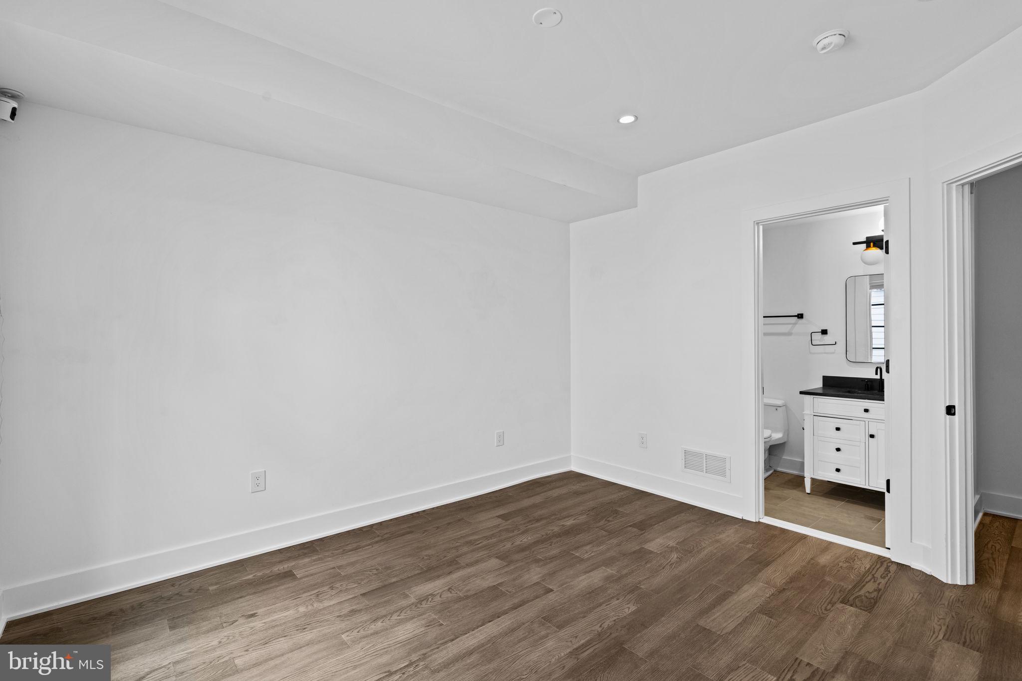 GRADUATE HOSPITAL - Residential