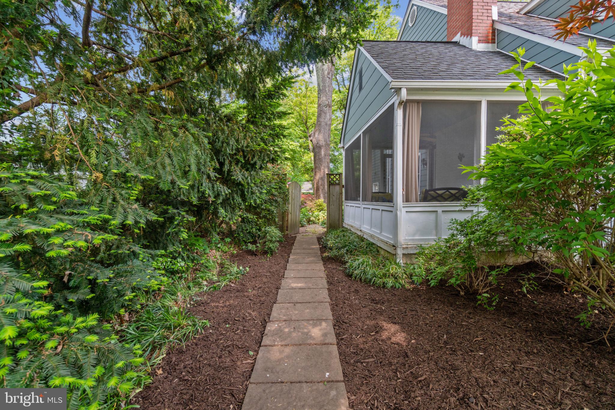 OLDE SEVERNA PARK - Residential