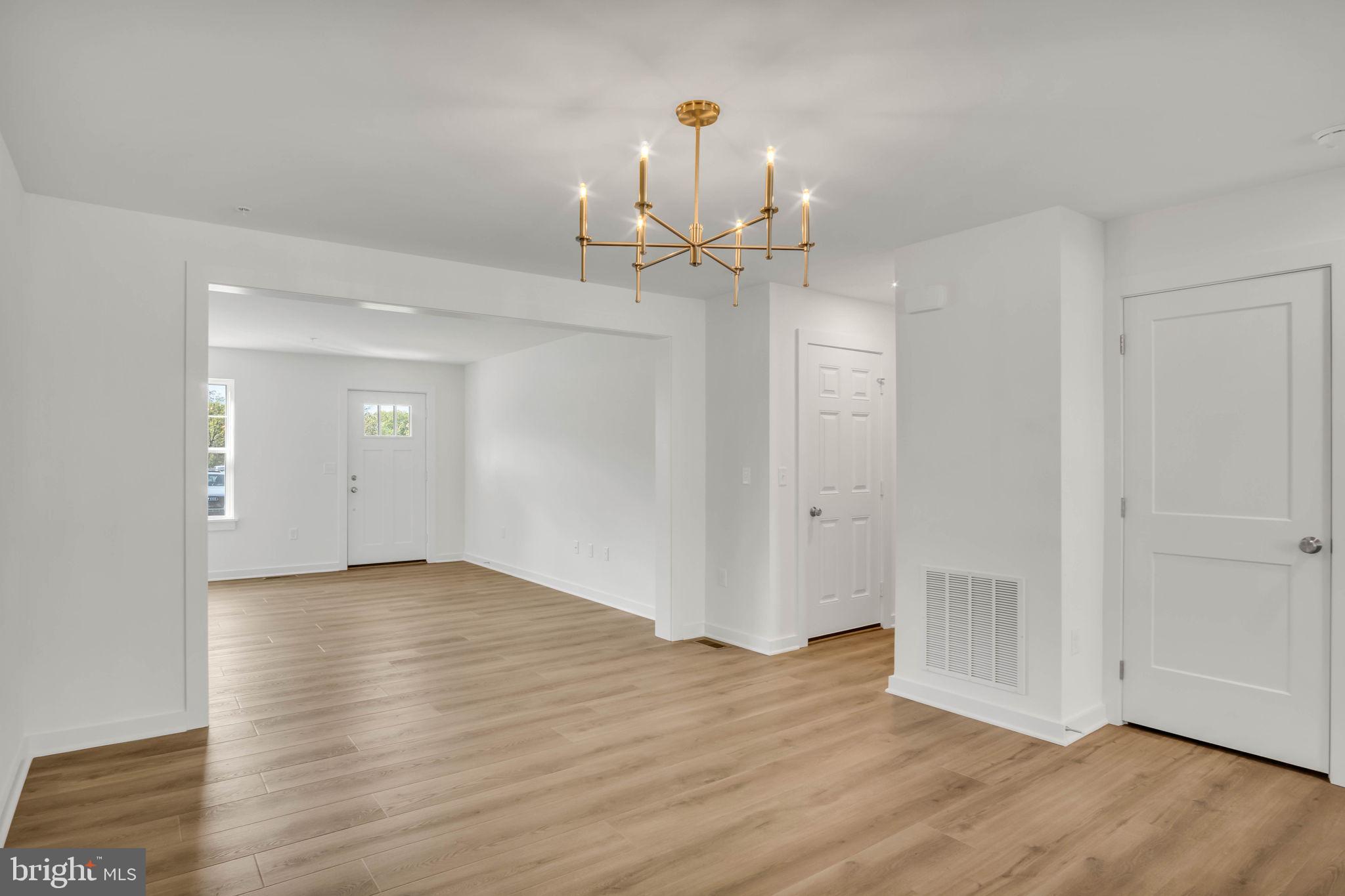 MAYAPPLE WOODS - Residential