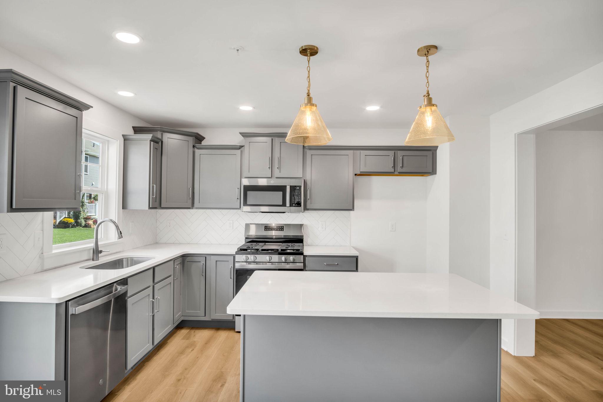 MAYAPPLE WOODS - Residential