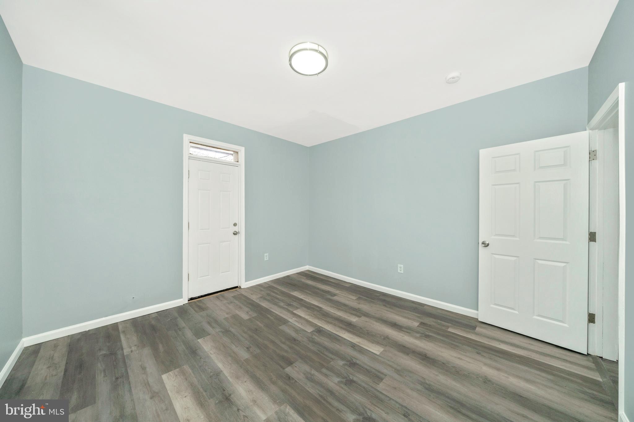 EVERGREEN LAWN - Residential