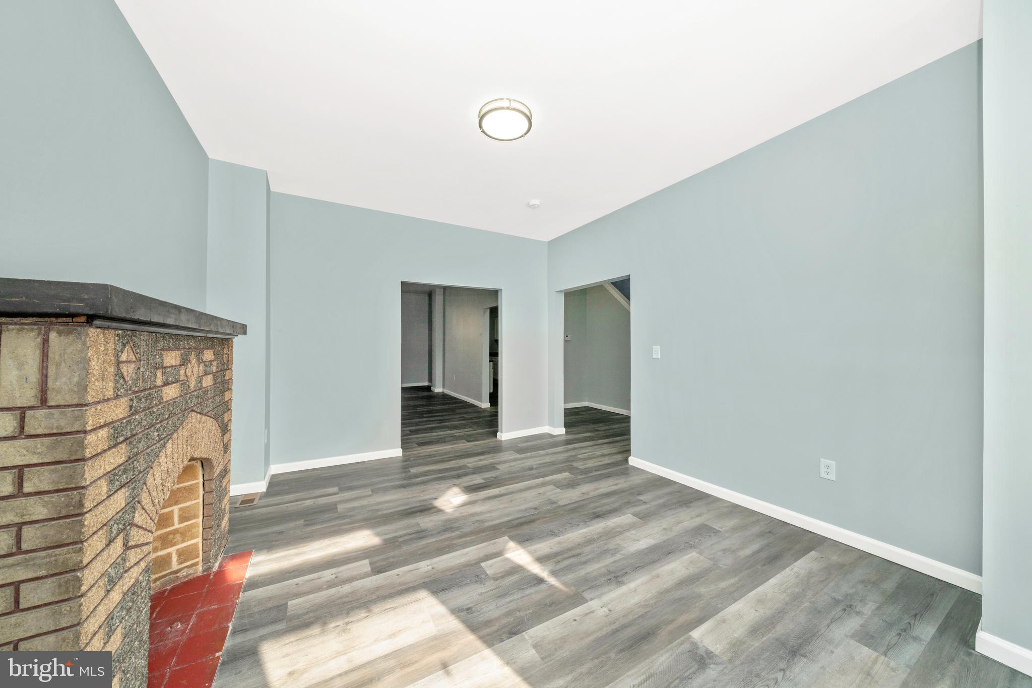 EVERGREEN LAWN - Residential