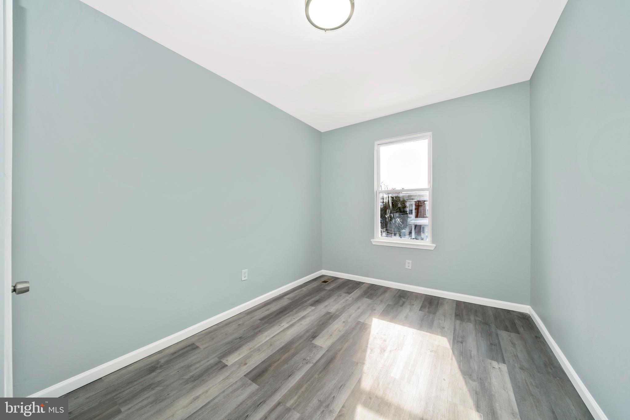 EVERGREEN LAWN - Residential