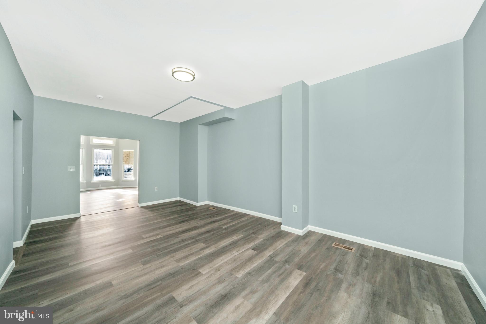 EVERGREEN LAWN - Residential