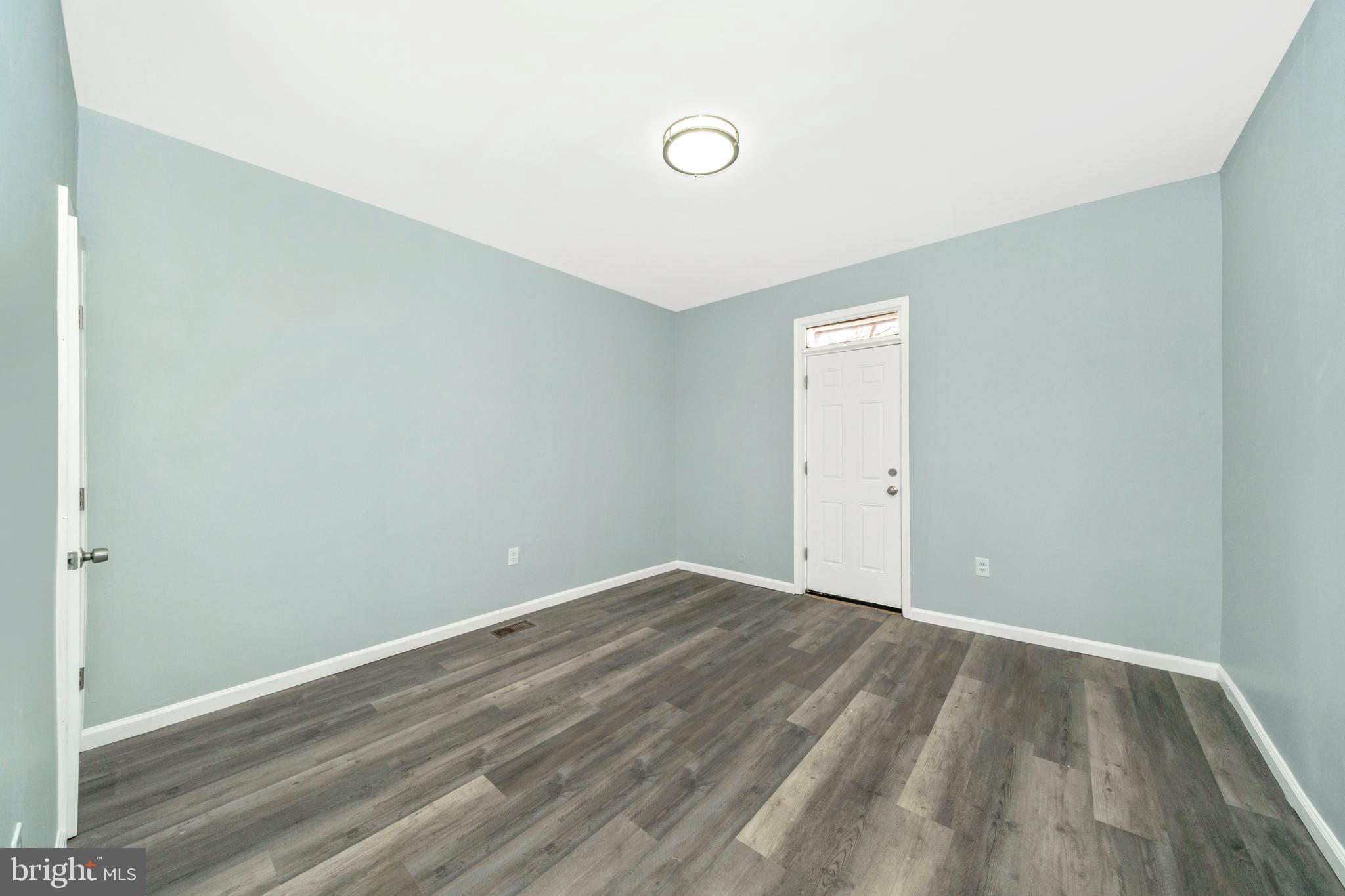 EVERGREEN LAWN - Residential