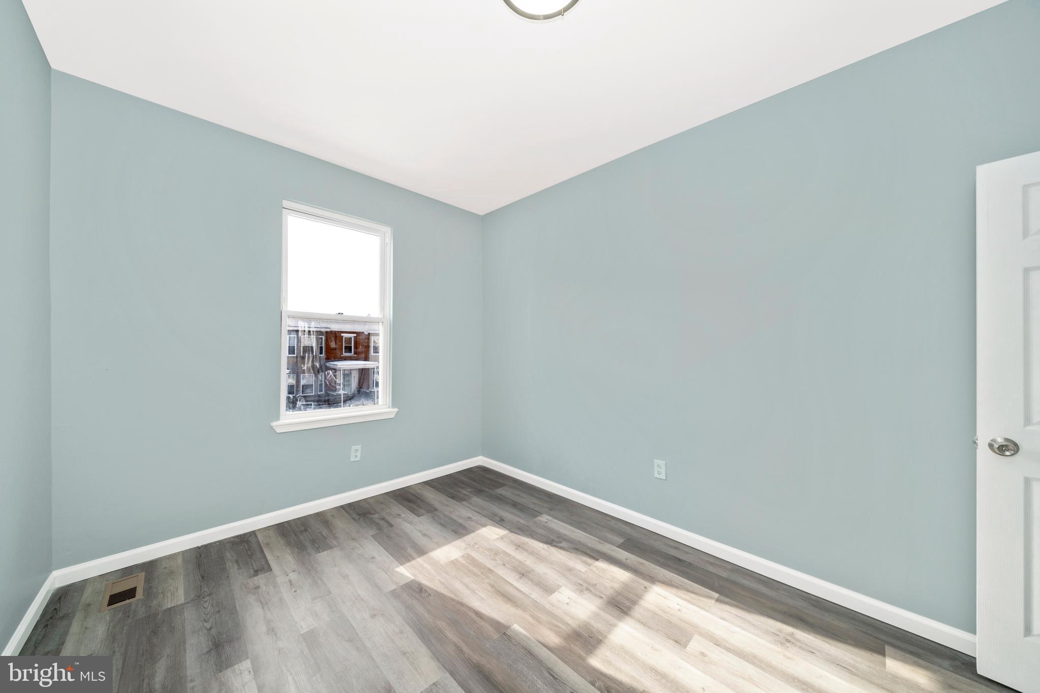 EVERGREEN LAWN - Residential