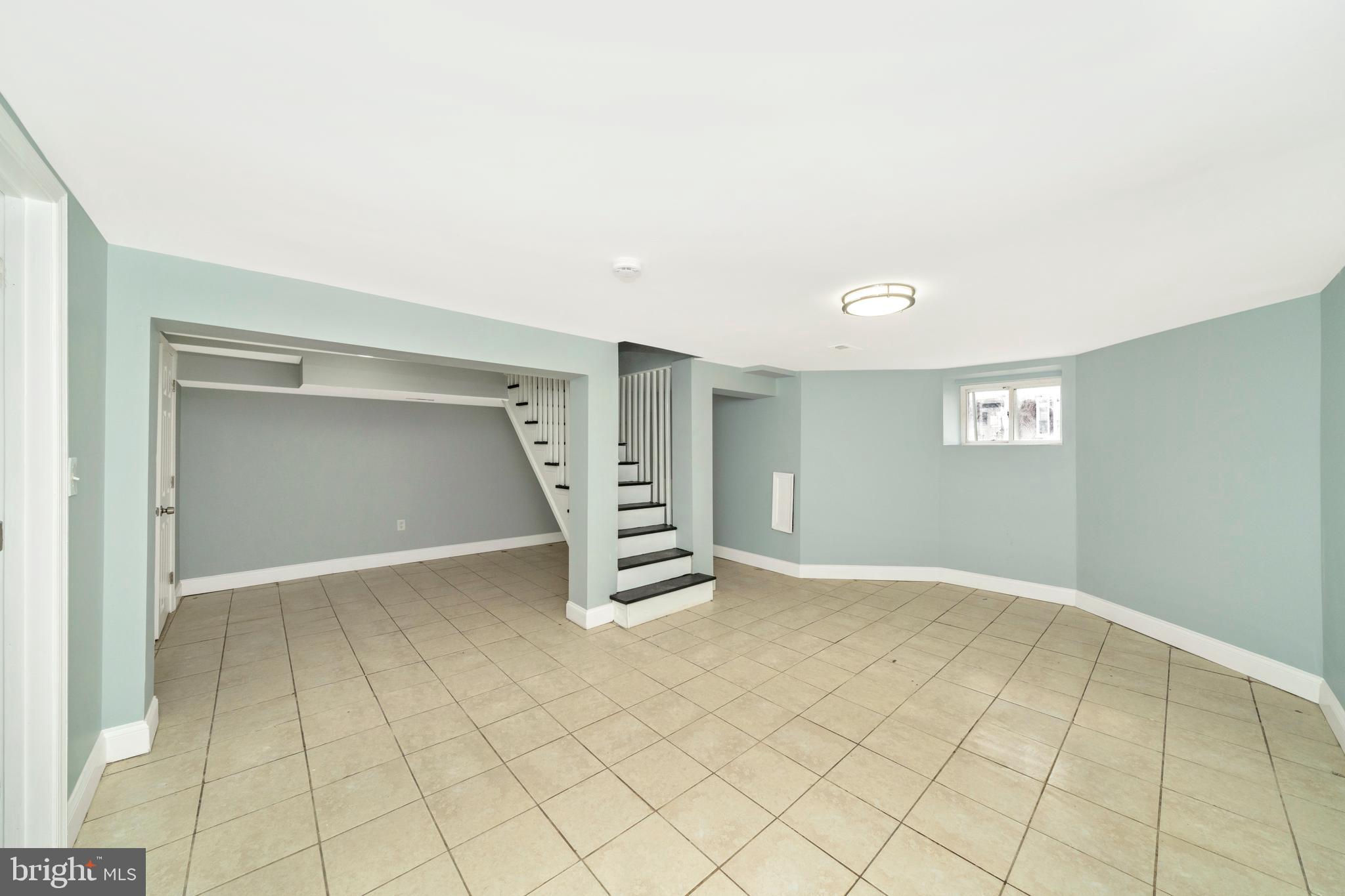 EVERGREEN LAWN - Residential