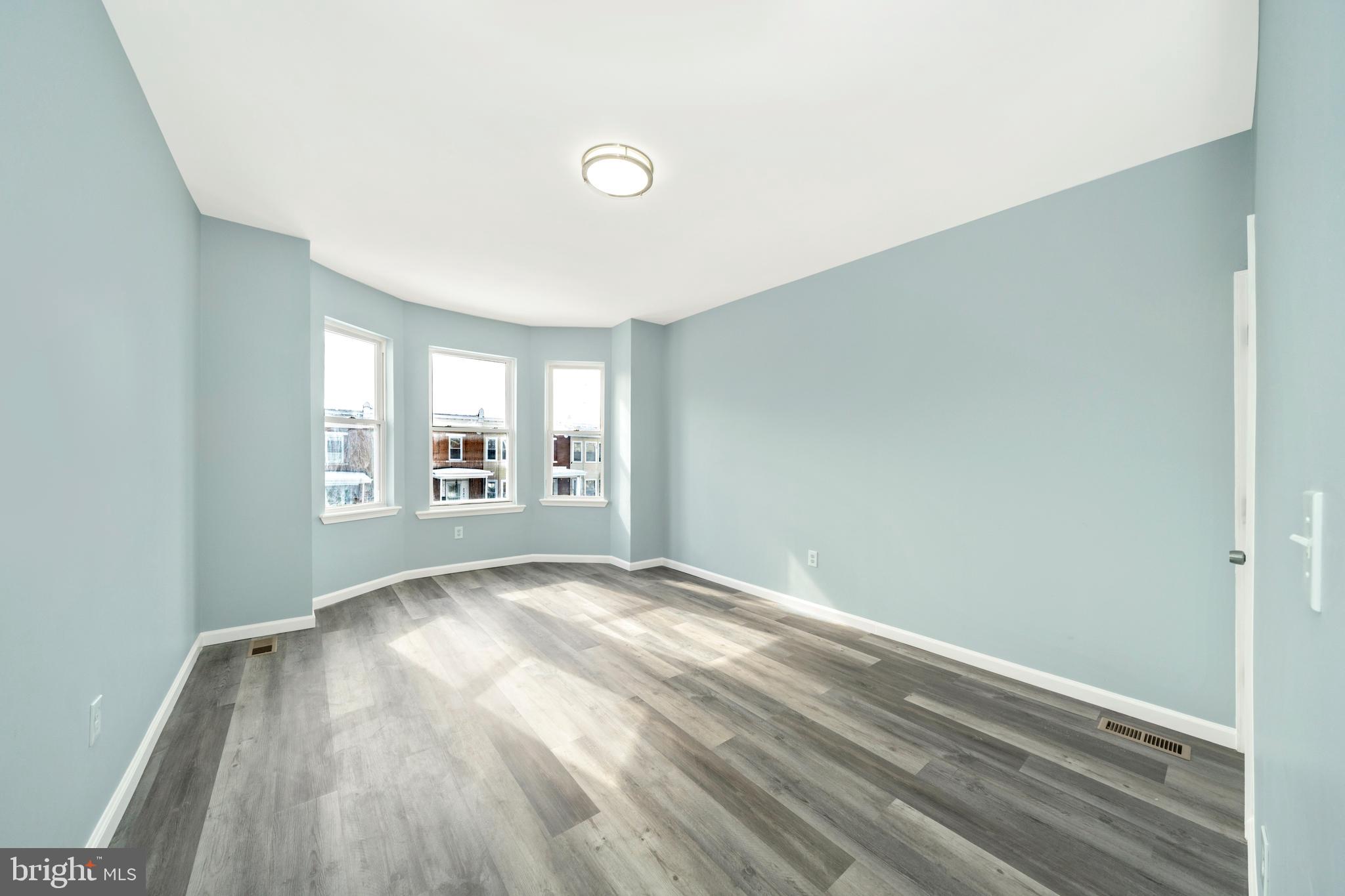 EVERGREEN LAWN - Residential