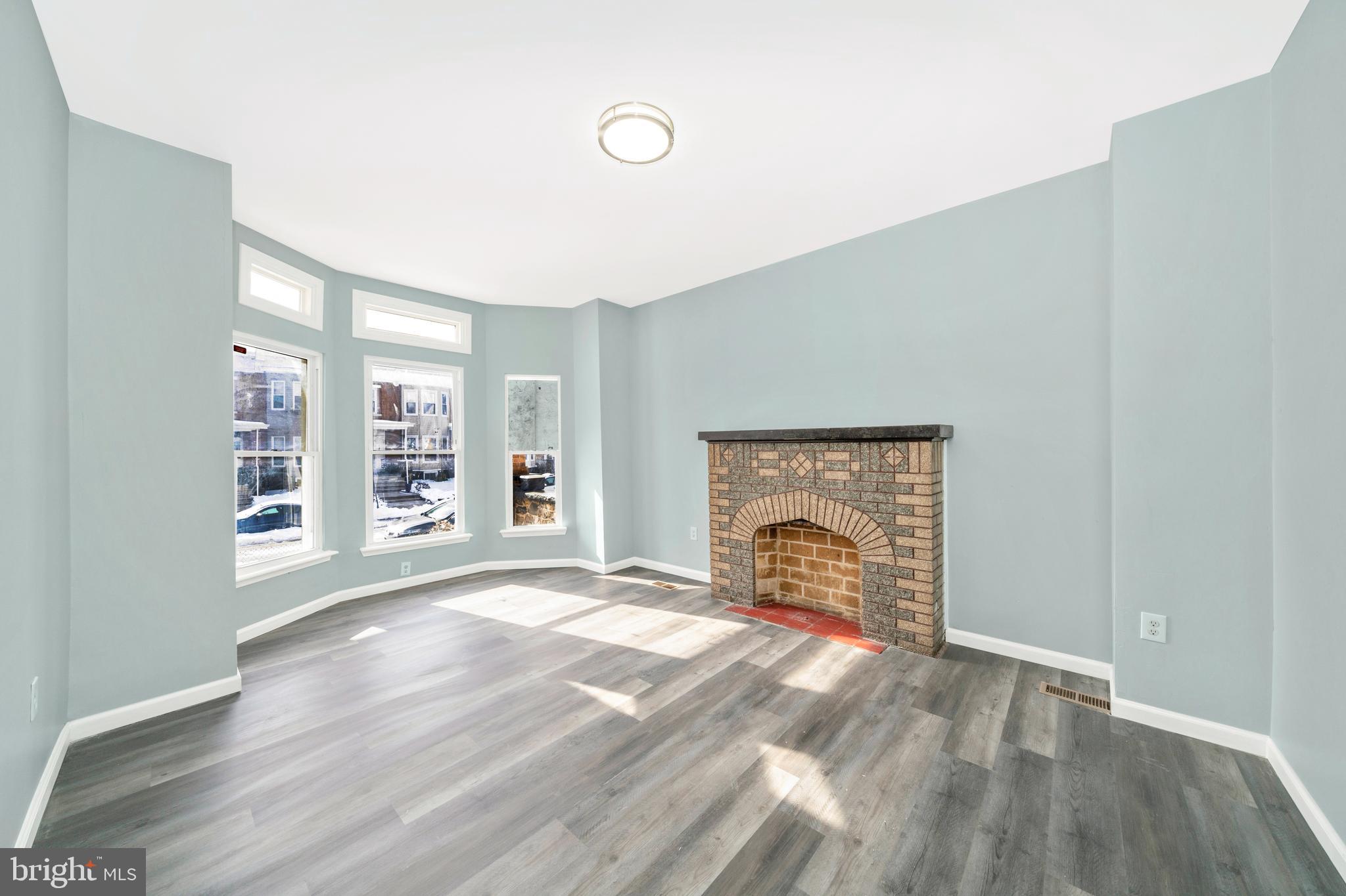 EVERGREEN LAWN - Residential