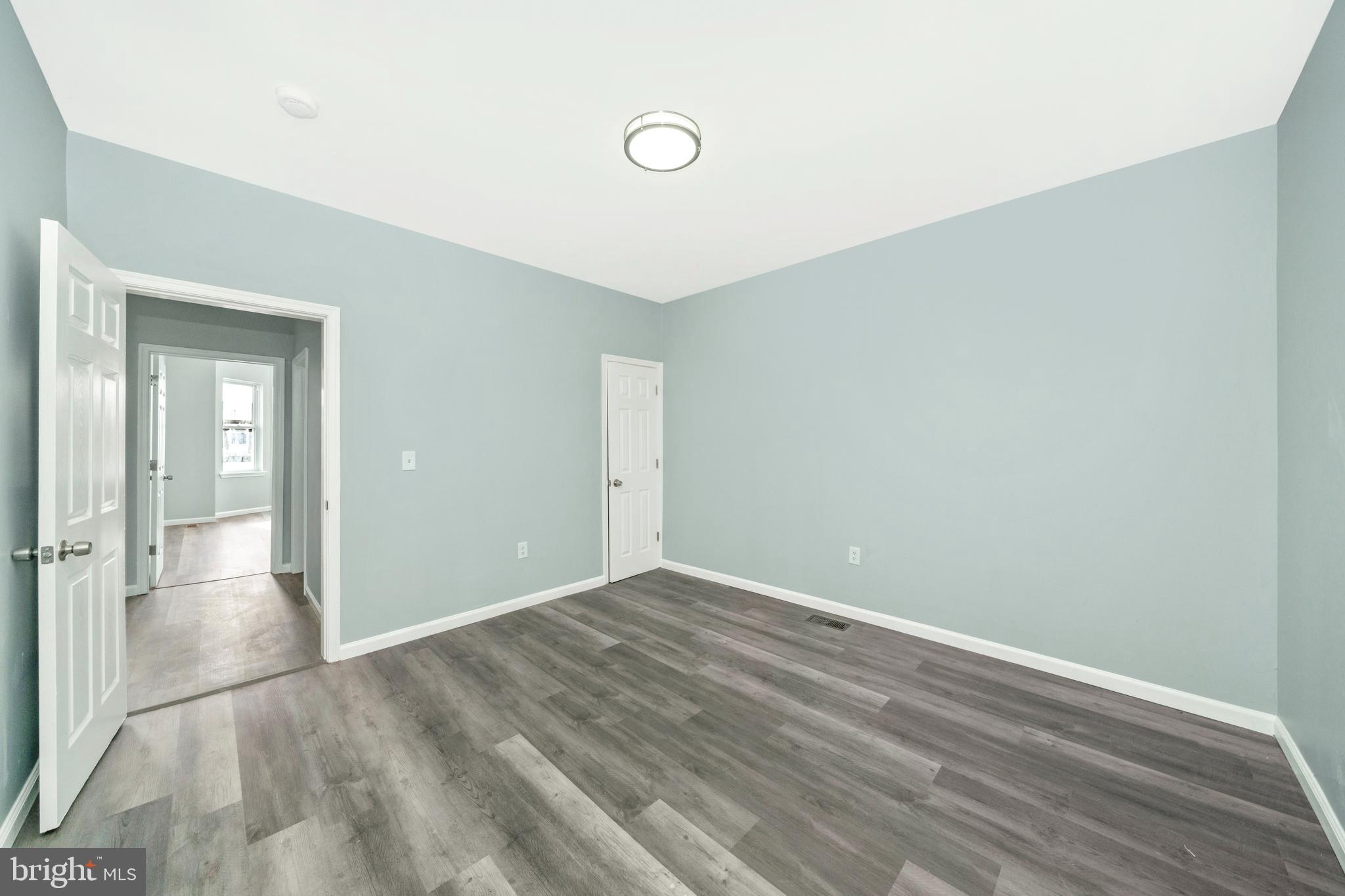 EVERGREEN LAWN - Residential