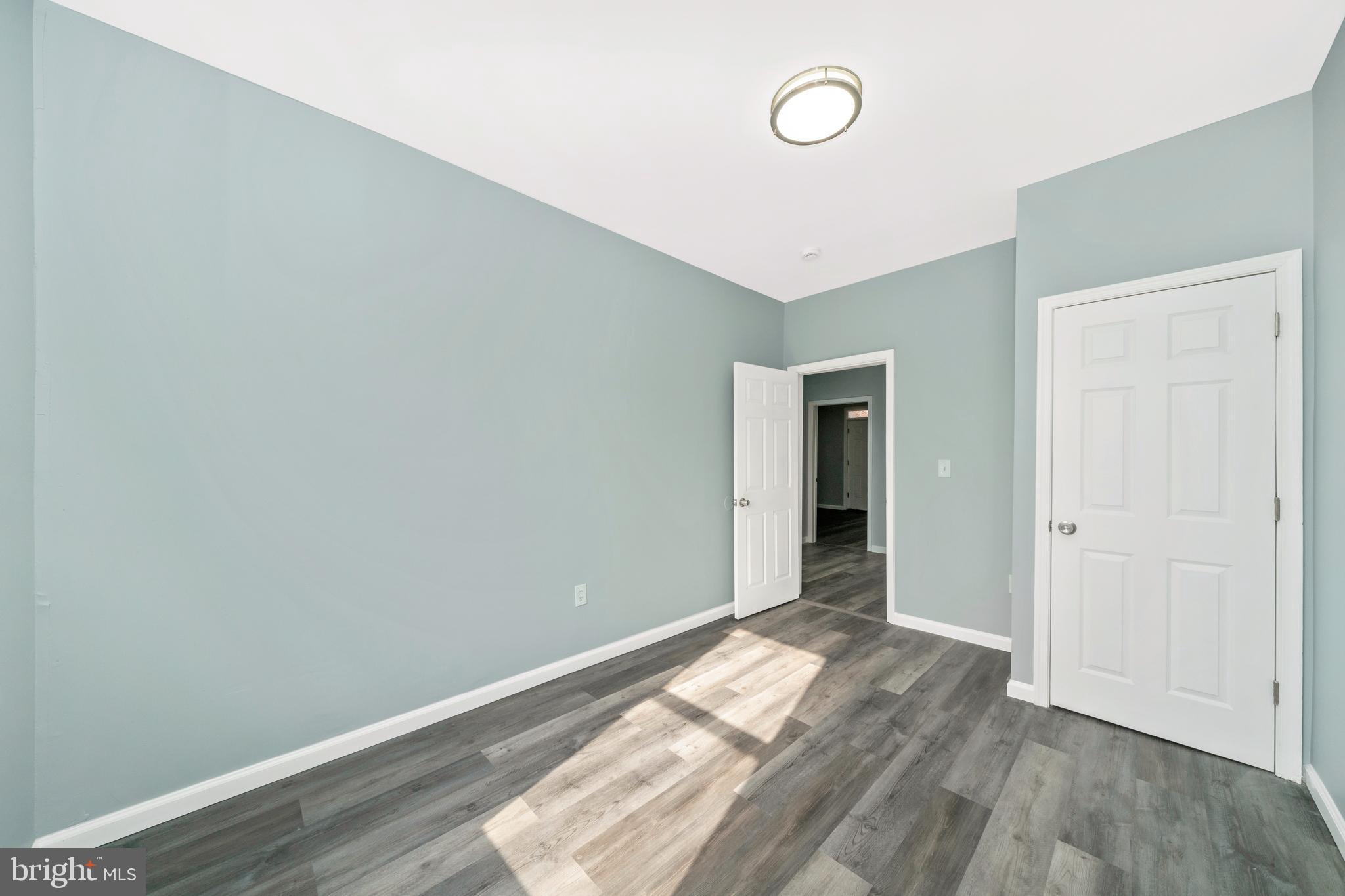 EVERGREEN LAWN - Residential