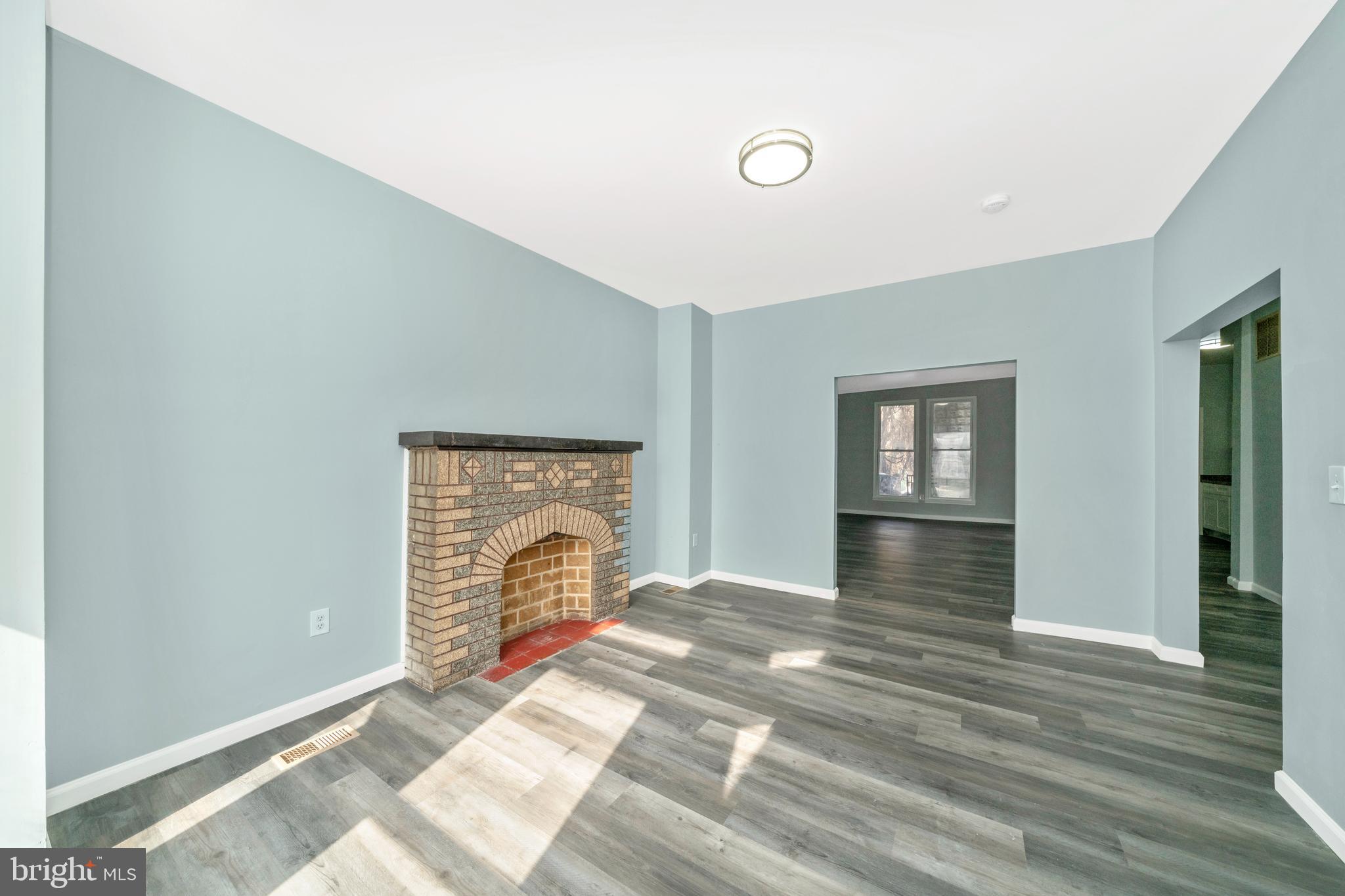 EVERGREEN LAWN - Residential