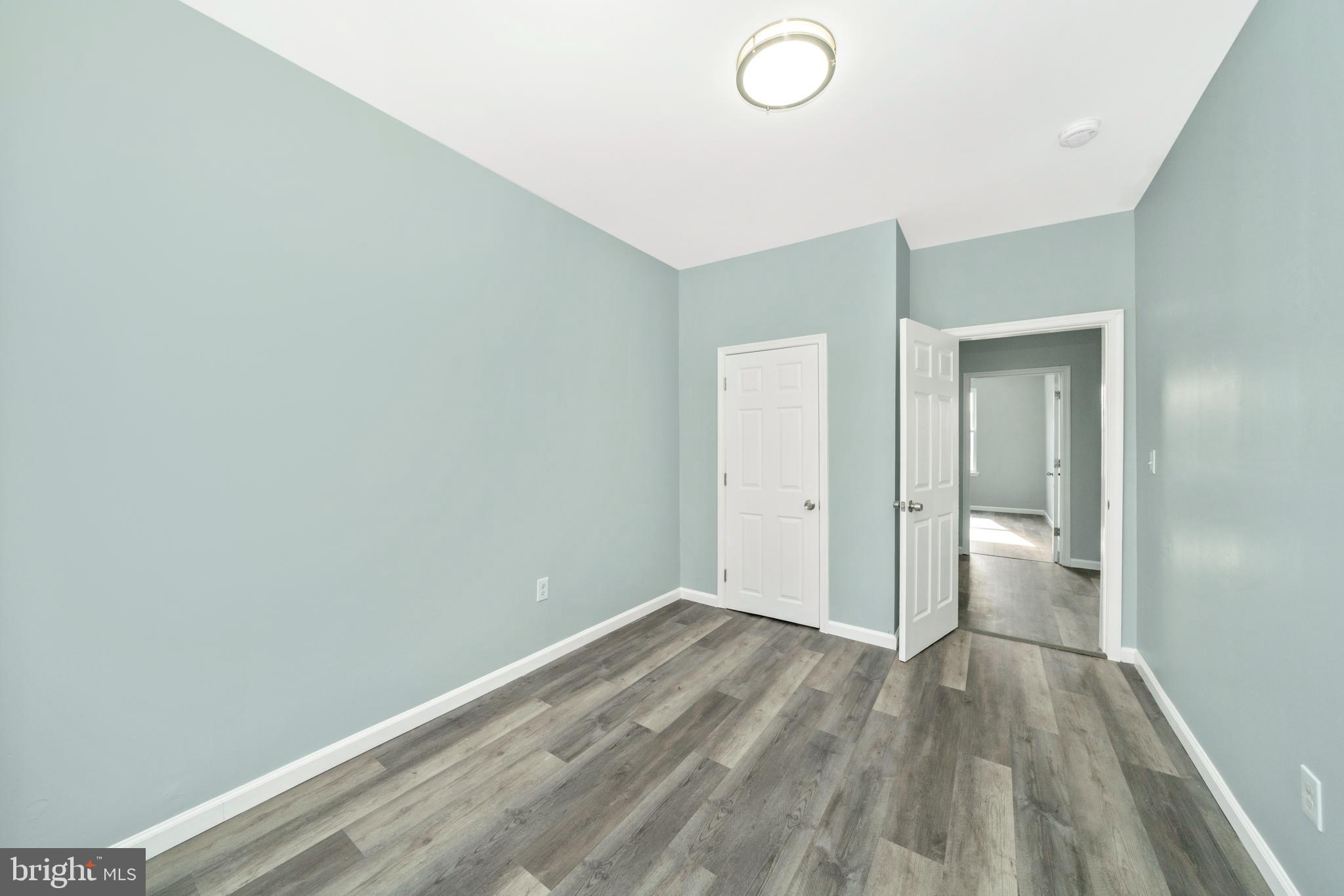 EVERGREEN LAWN - Residential