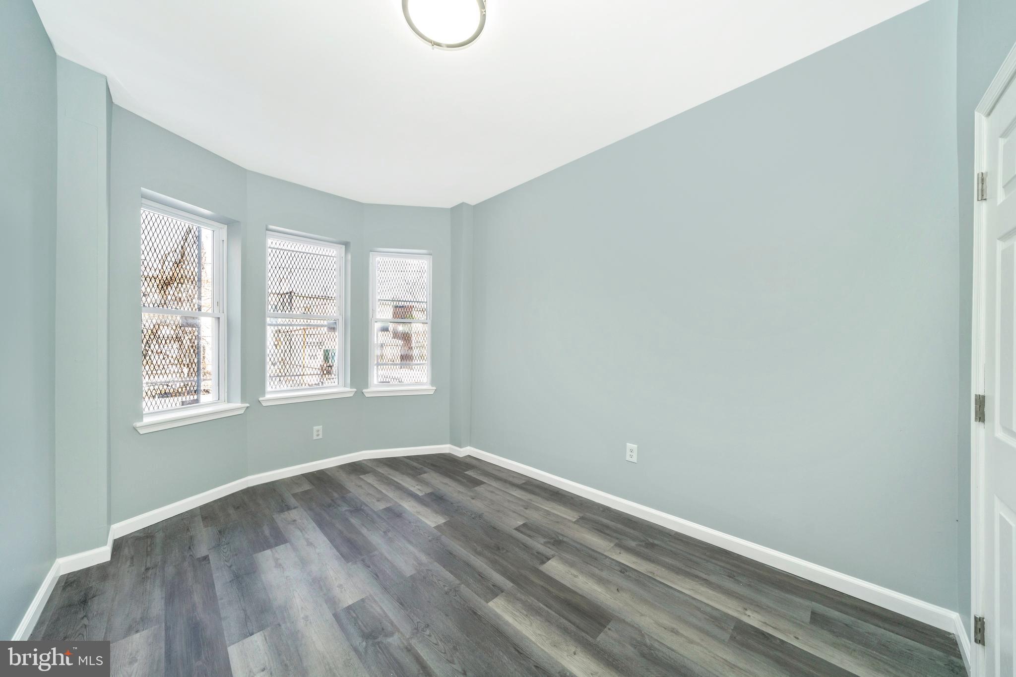 EVERGREEN LAWN - Residential