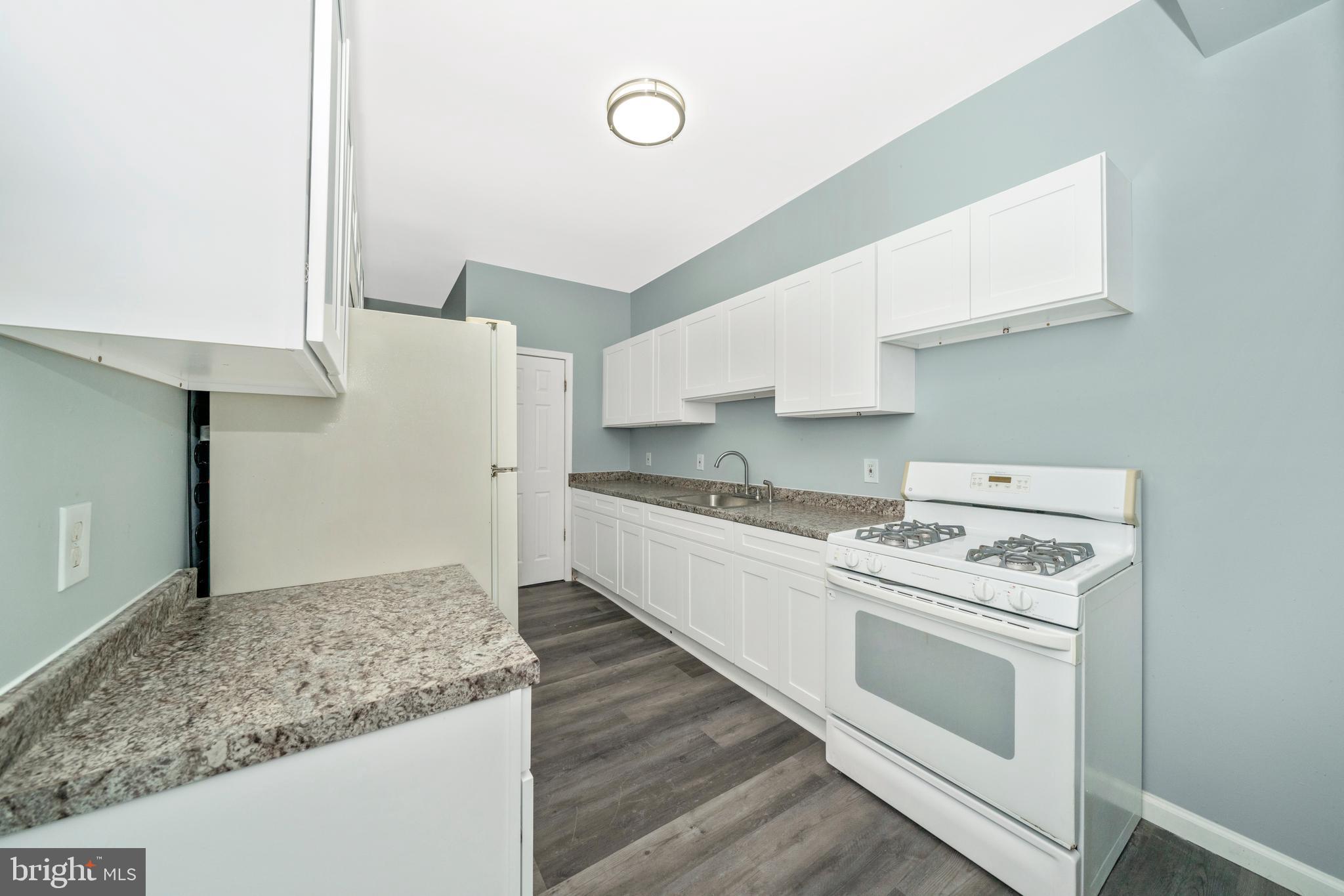 EVERGREEN LAWN - Residential