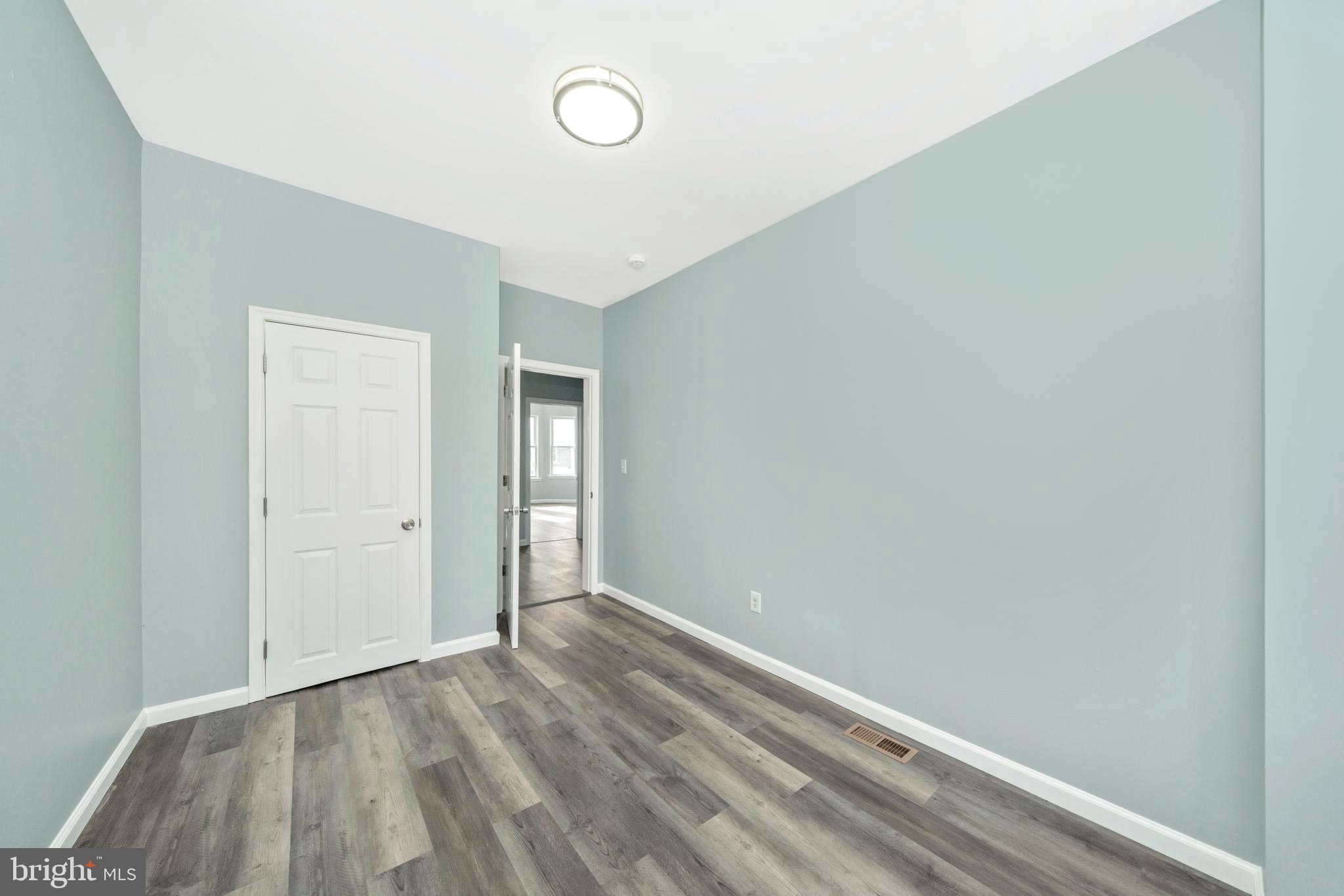 EVERGREEN LAWN - Residential