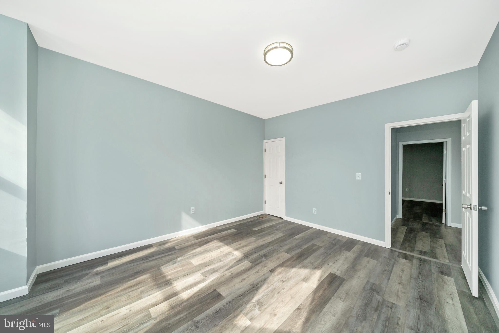 EVERGREEN LAWN - Residential