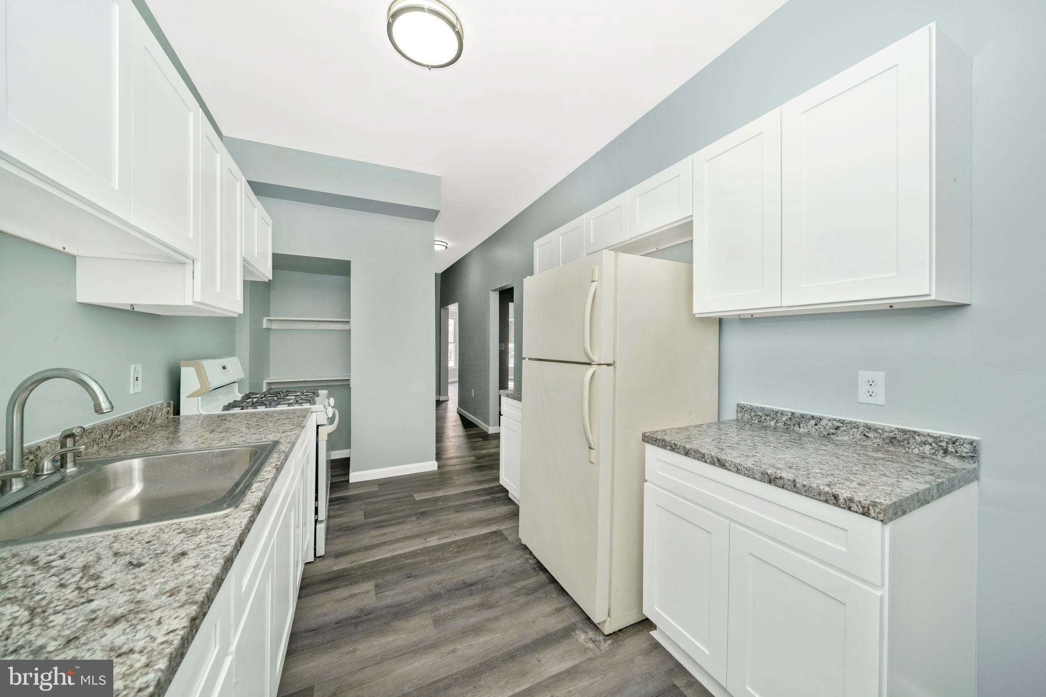 EVERGREEN LAWN - Residential