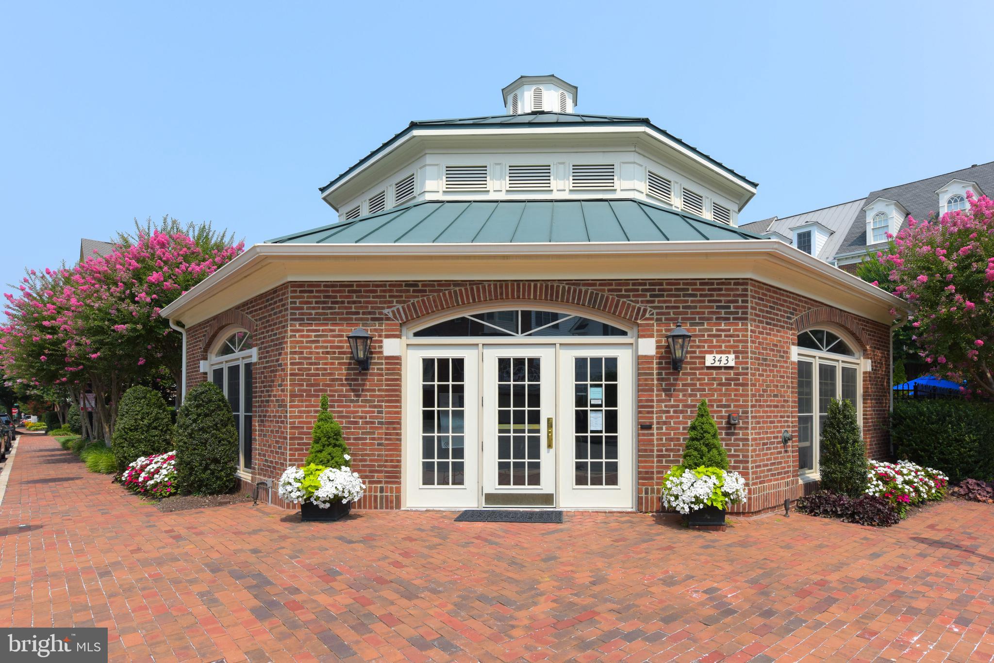 OLD TOWN VILLAGE - Residential Lease