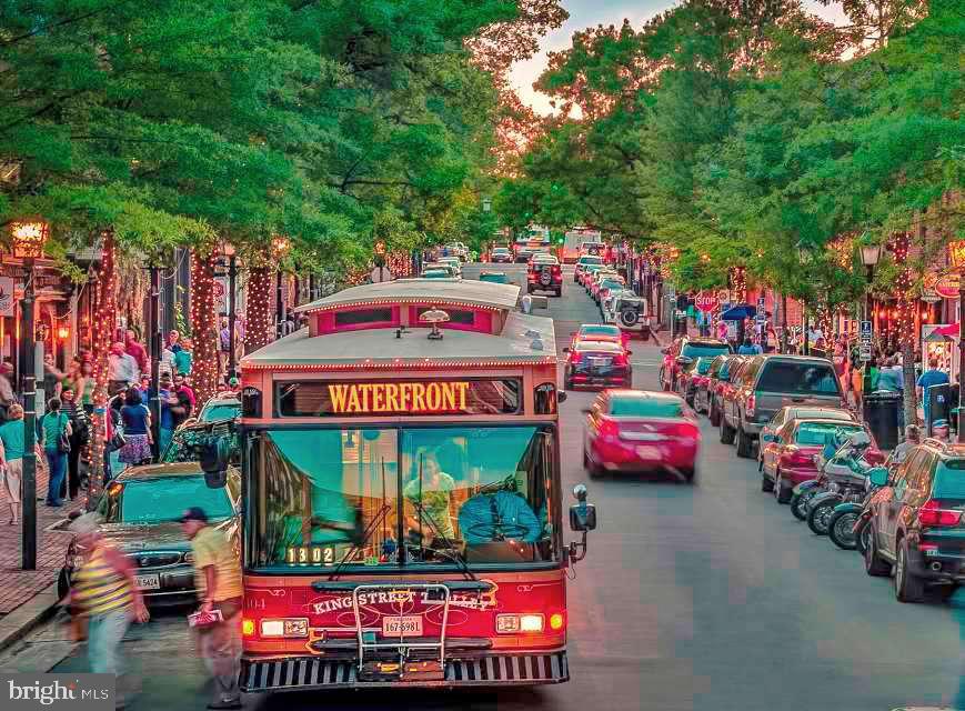 OLD TOWN VILLAGE - Residential Lease