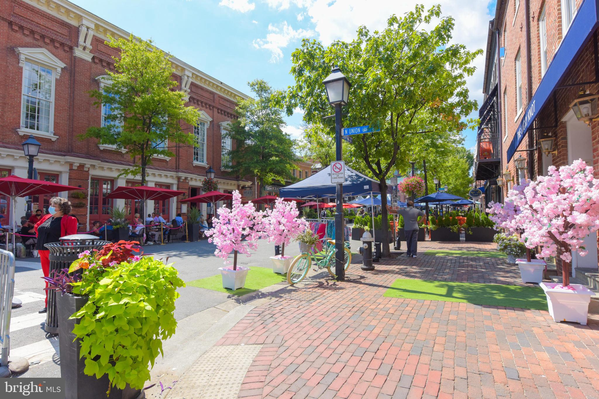 OLD TOWN VILLAGE - Residential Lease