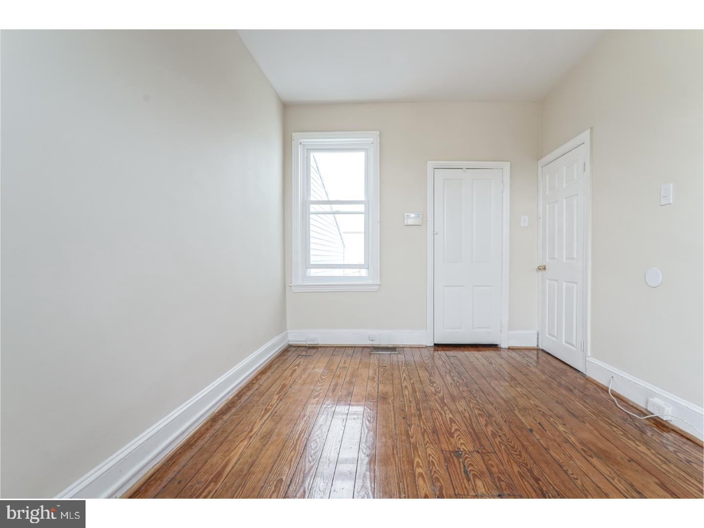 PORT RICHMOND - Residential Lease