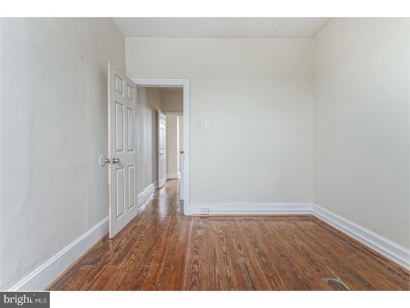 PORT RICHMOND - Residential Lease