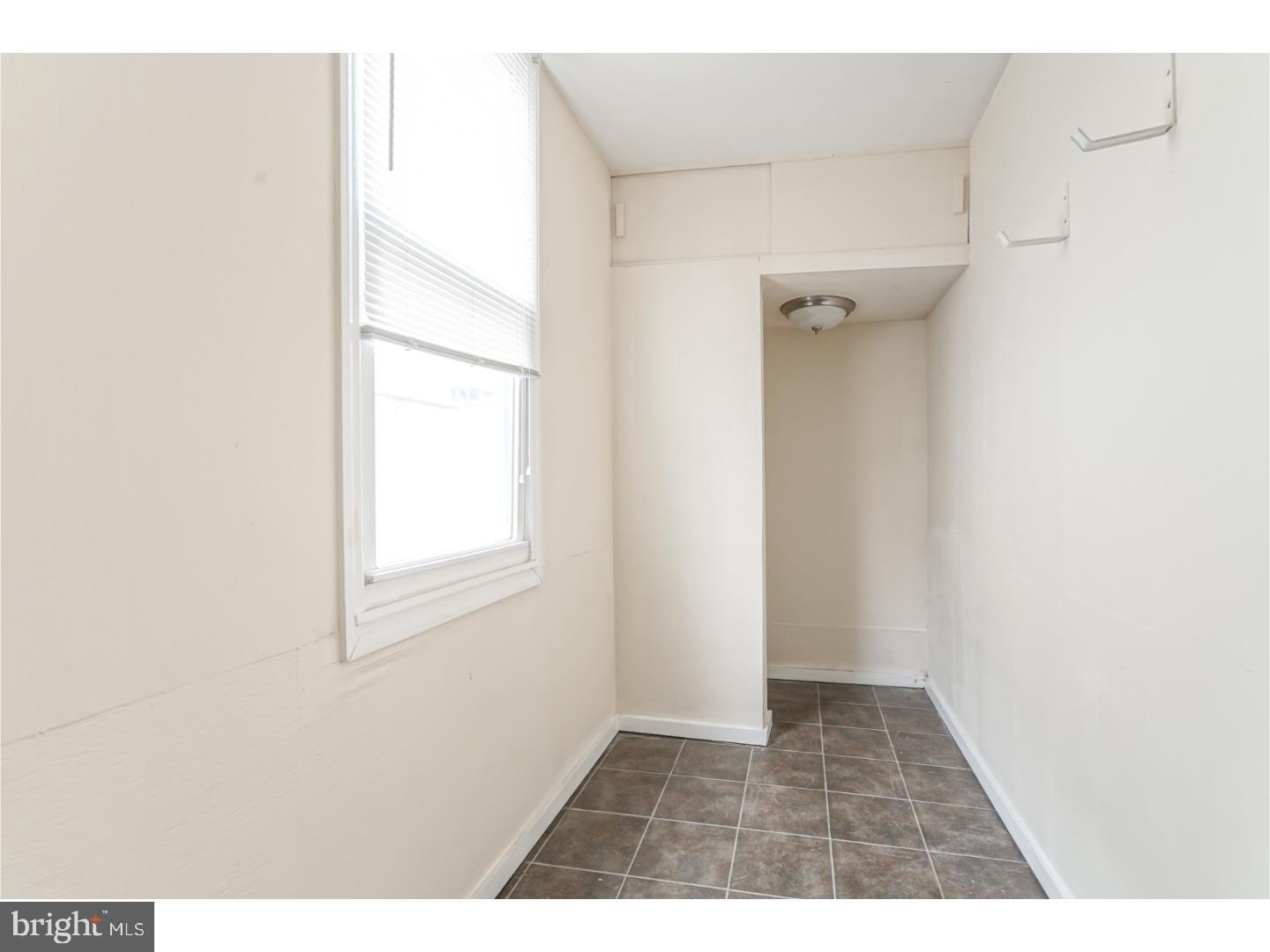 PORT RICHMOND - Residential Lease