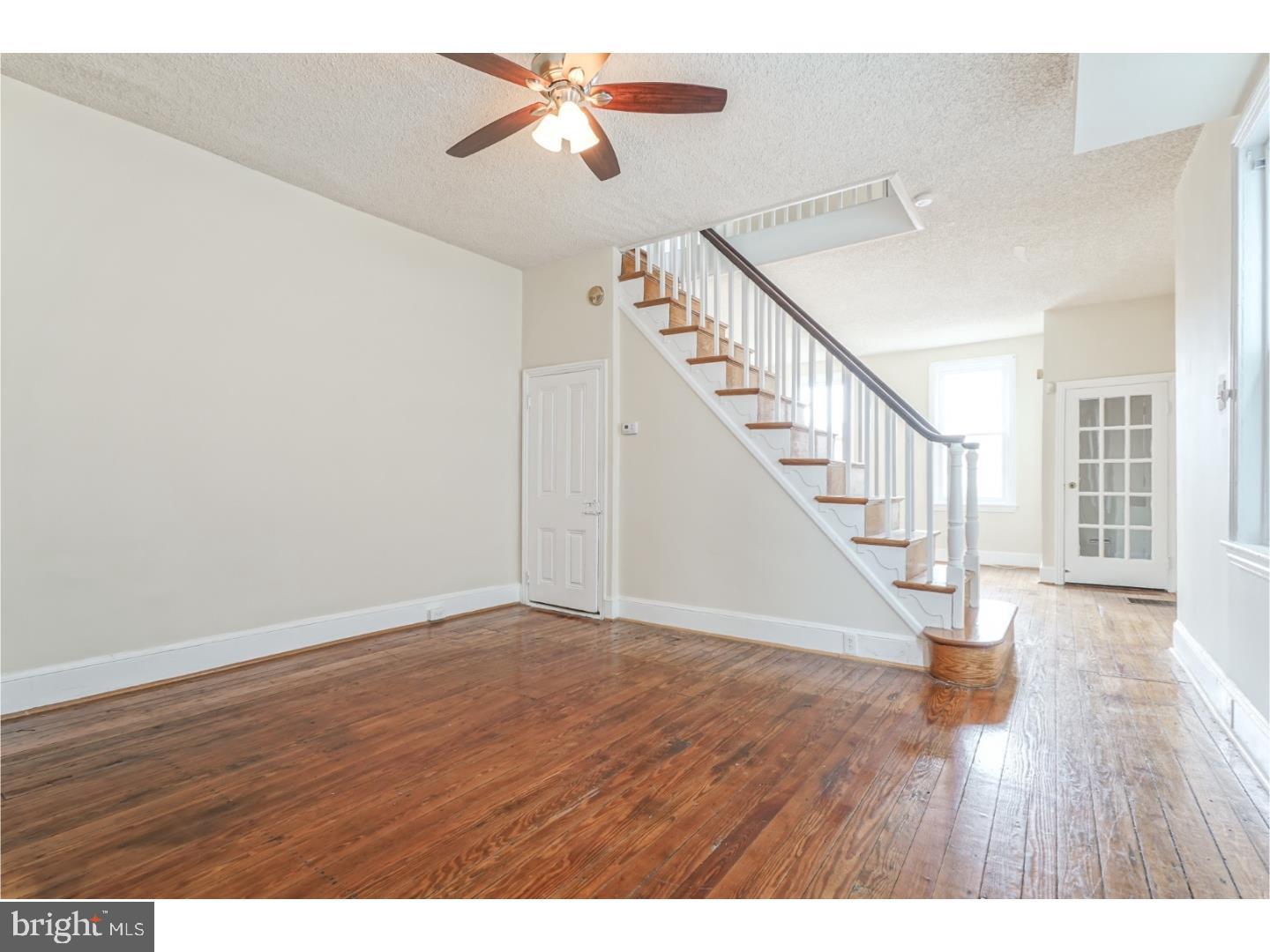 PORT RICHMOND - Residential Lease