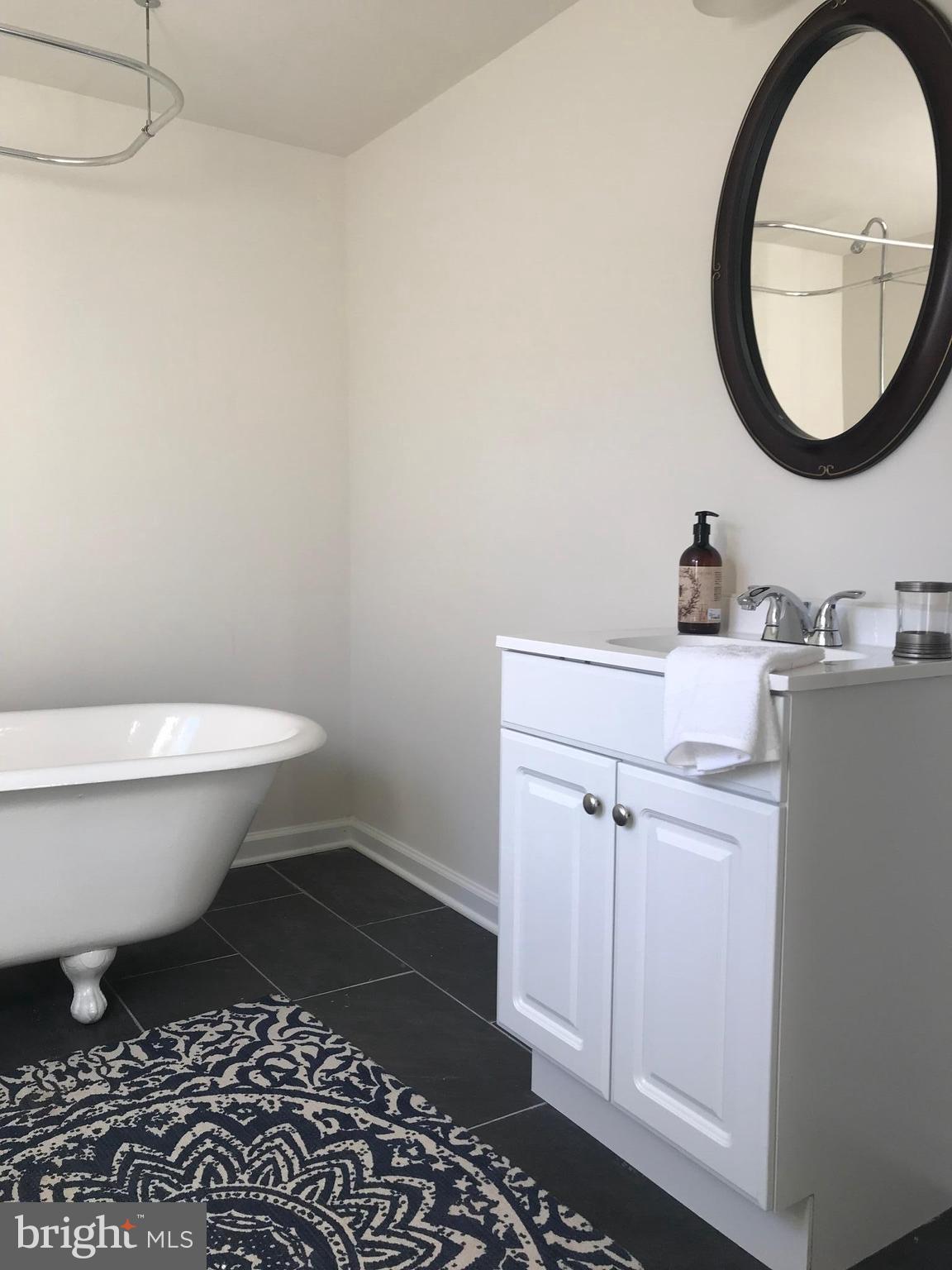 RHOADESVILLE - Residential