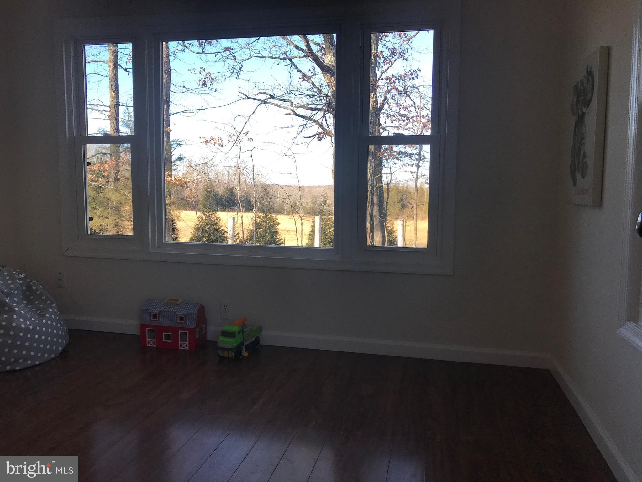 RHOADESVILLE - Residential