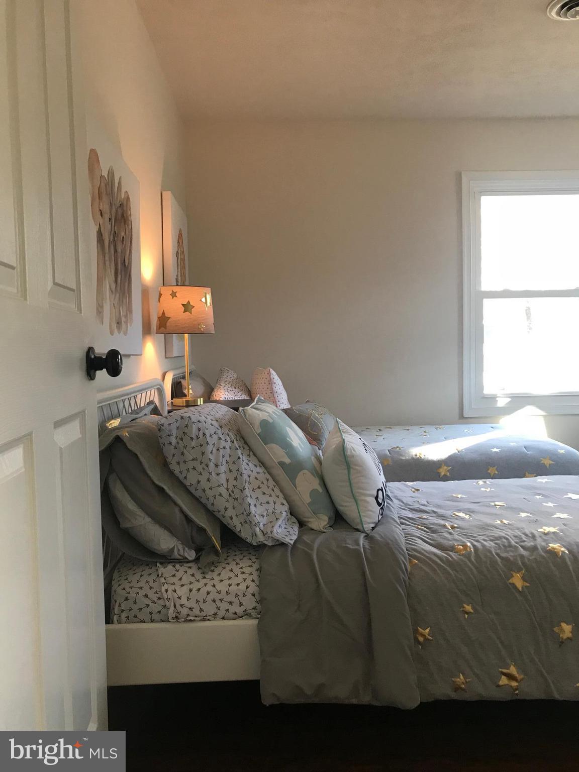 RHOADESVILLE - Residential