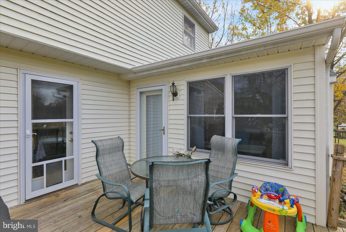 VILLAGE HOLLOW - Residential