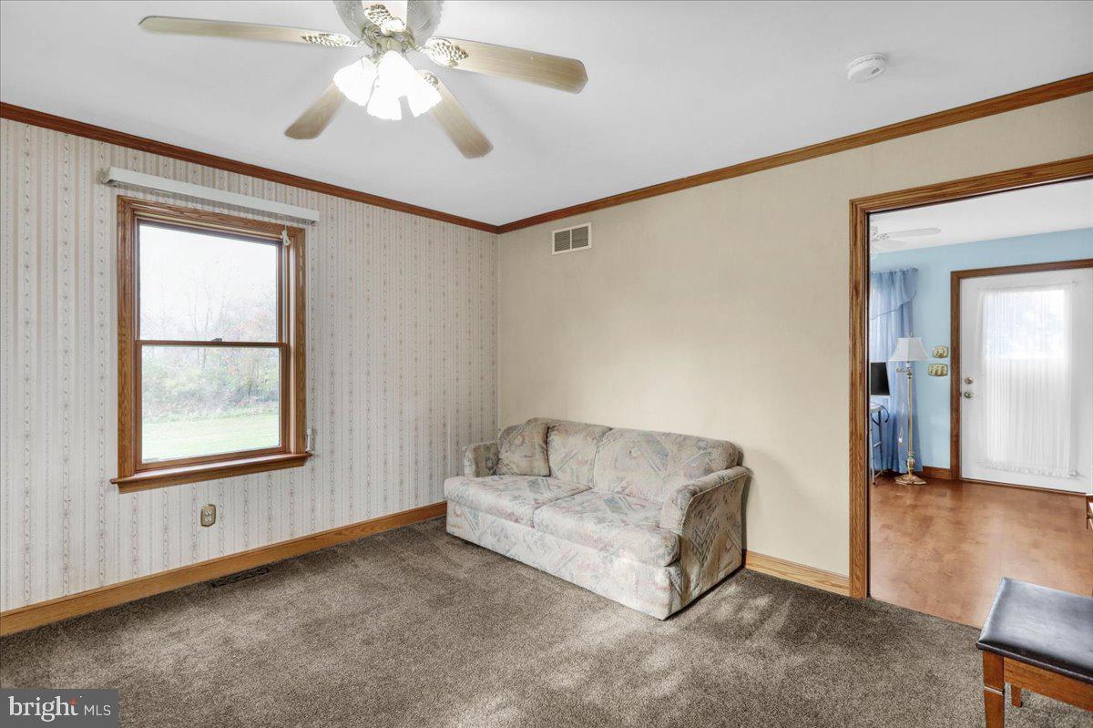 VILLAGE HOLLOW - Residential