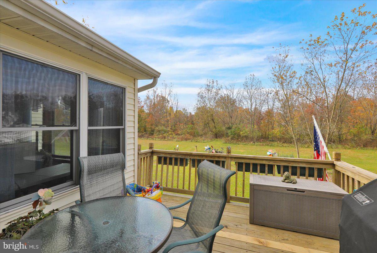 VILLAGE HOLLOW - Residential